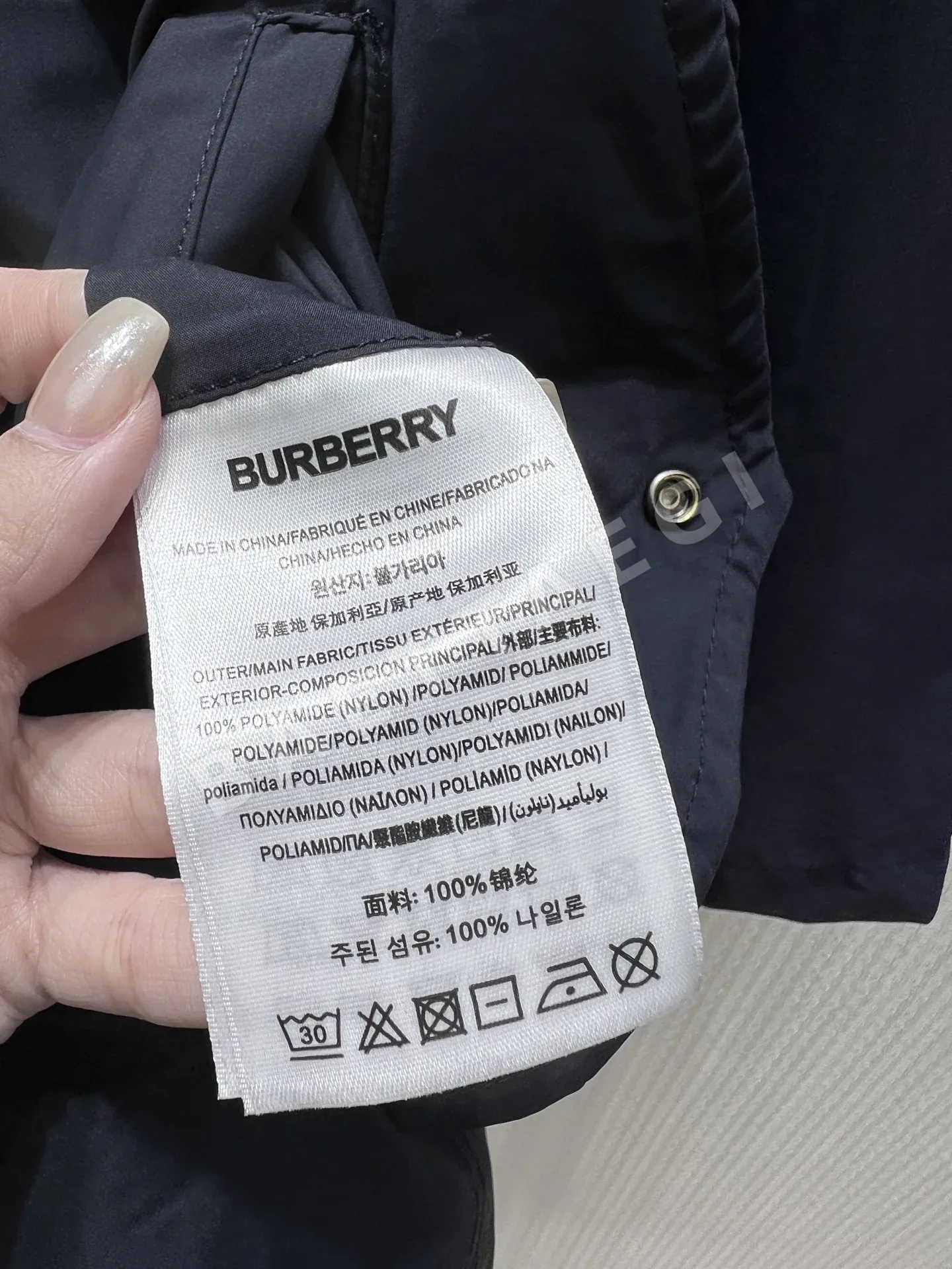 버버리 체크 안감 후드 미들 트렌치코트 자켓 상세 이미지 9