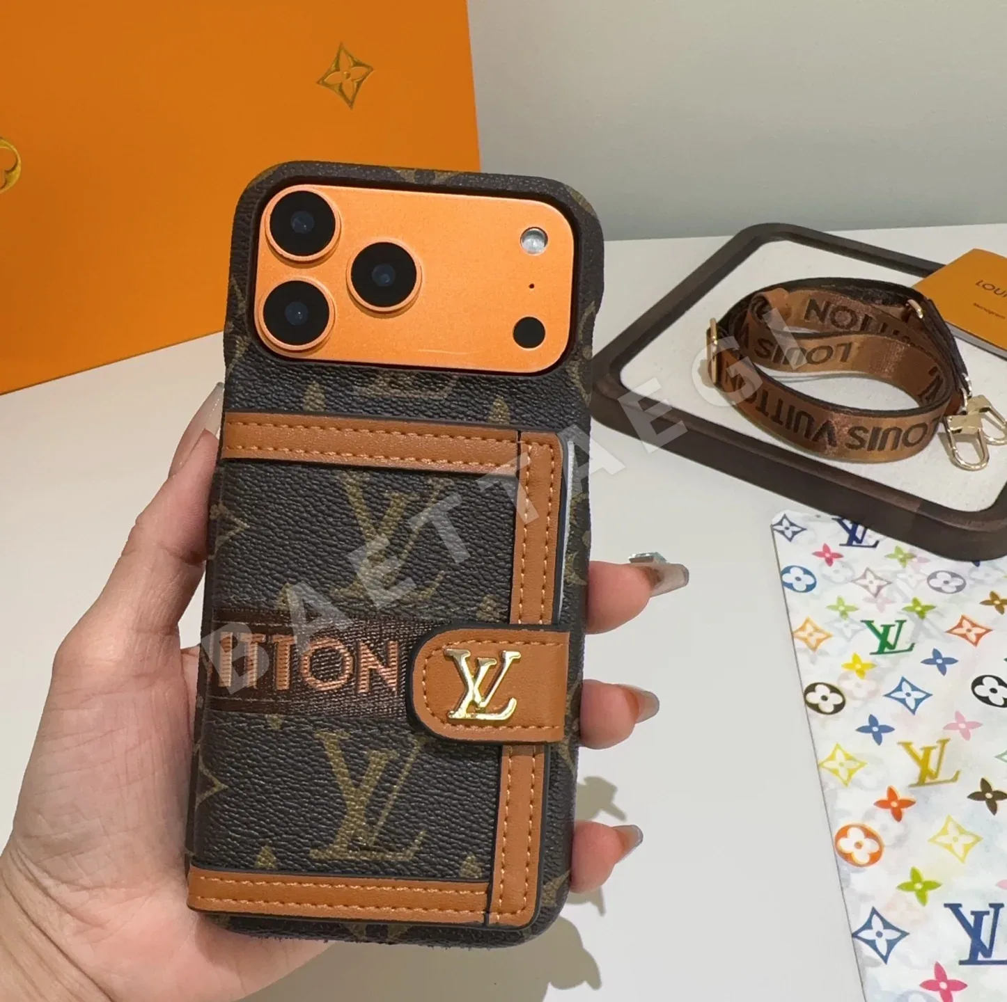 루이비통 LV 웨빙 크로스바디 카드홀더 폰케이스 상세 이미지 4