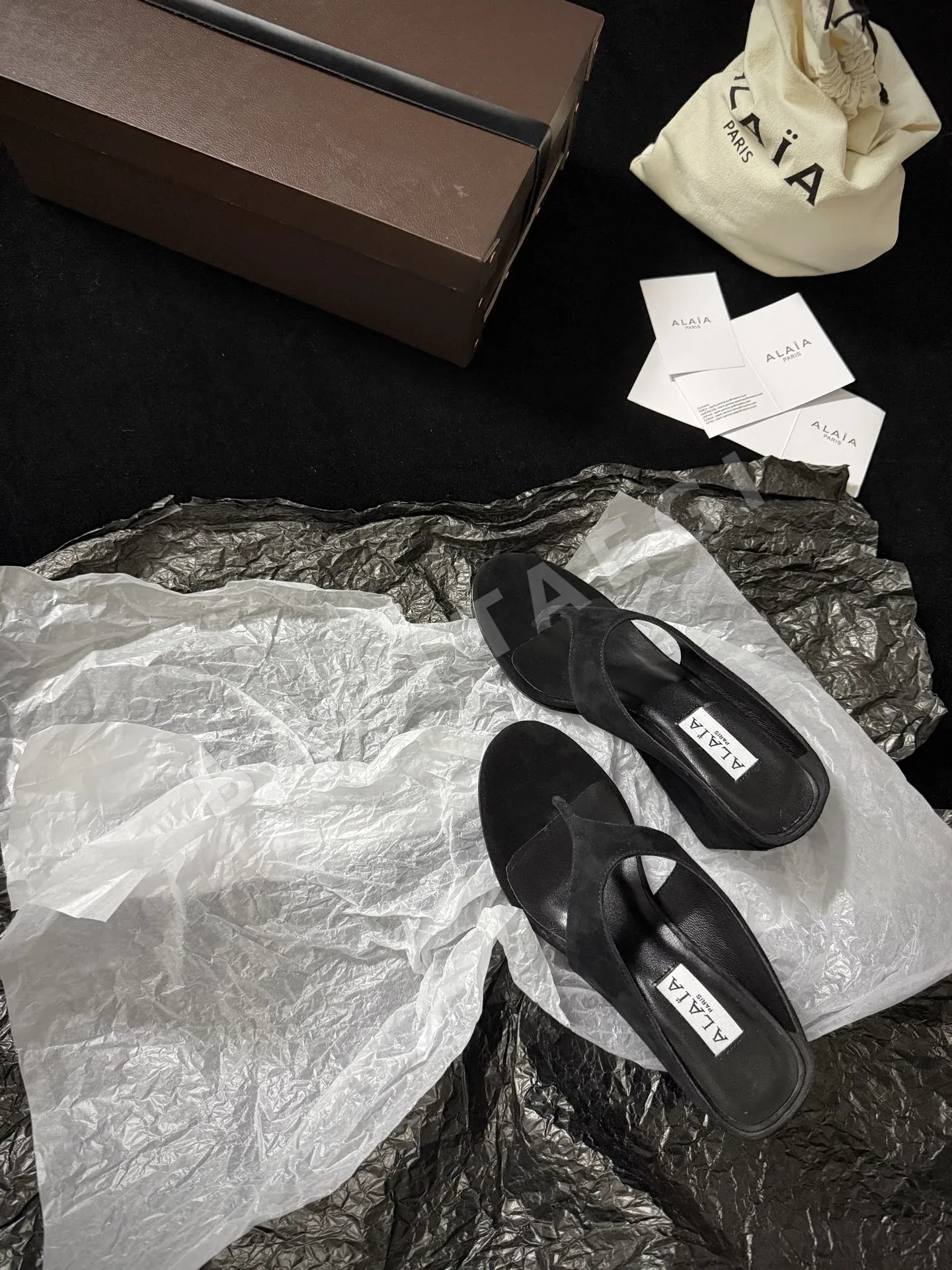 알라이아 비대칭 뮬 상세 이미지 3