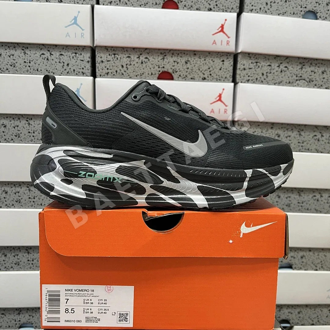나이키 [XY] 보메로 18 IM6010-060 201155 Nike Vomero 18 Anthracite Reflect Silver