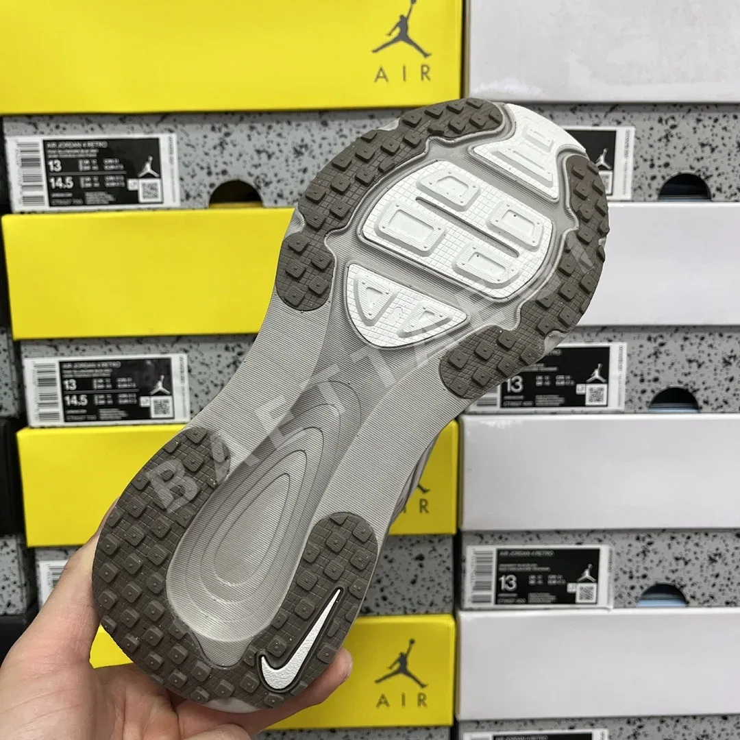 나이키 줌 보메로 18 HM6804-003 201107 Nike Zoom Vomero 18 상세 이미지 10