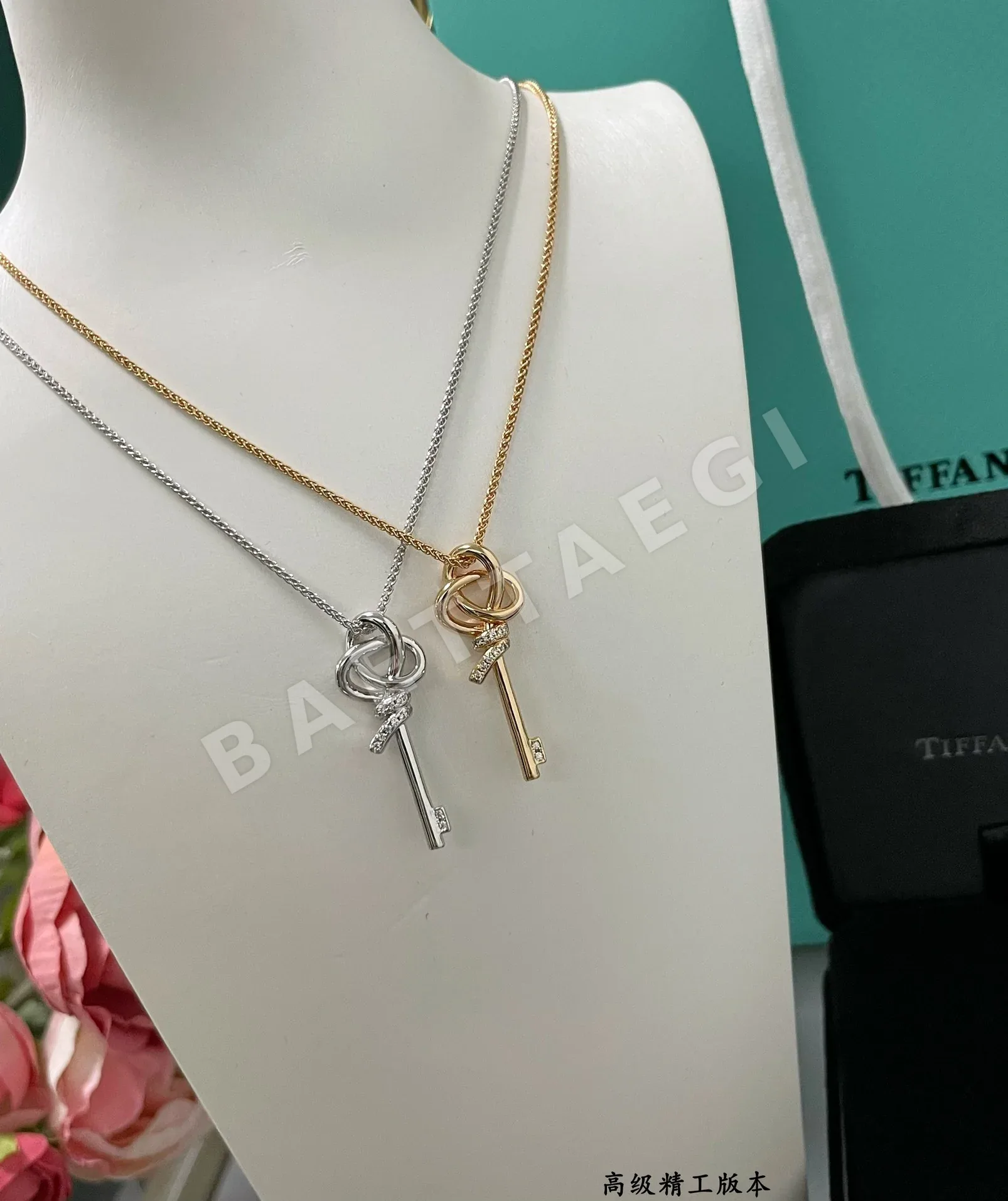 티파니 하프 다이아몬드 T노트 키 목걸이 상세 이미지 3