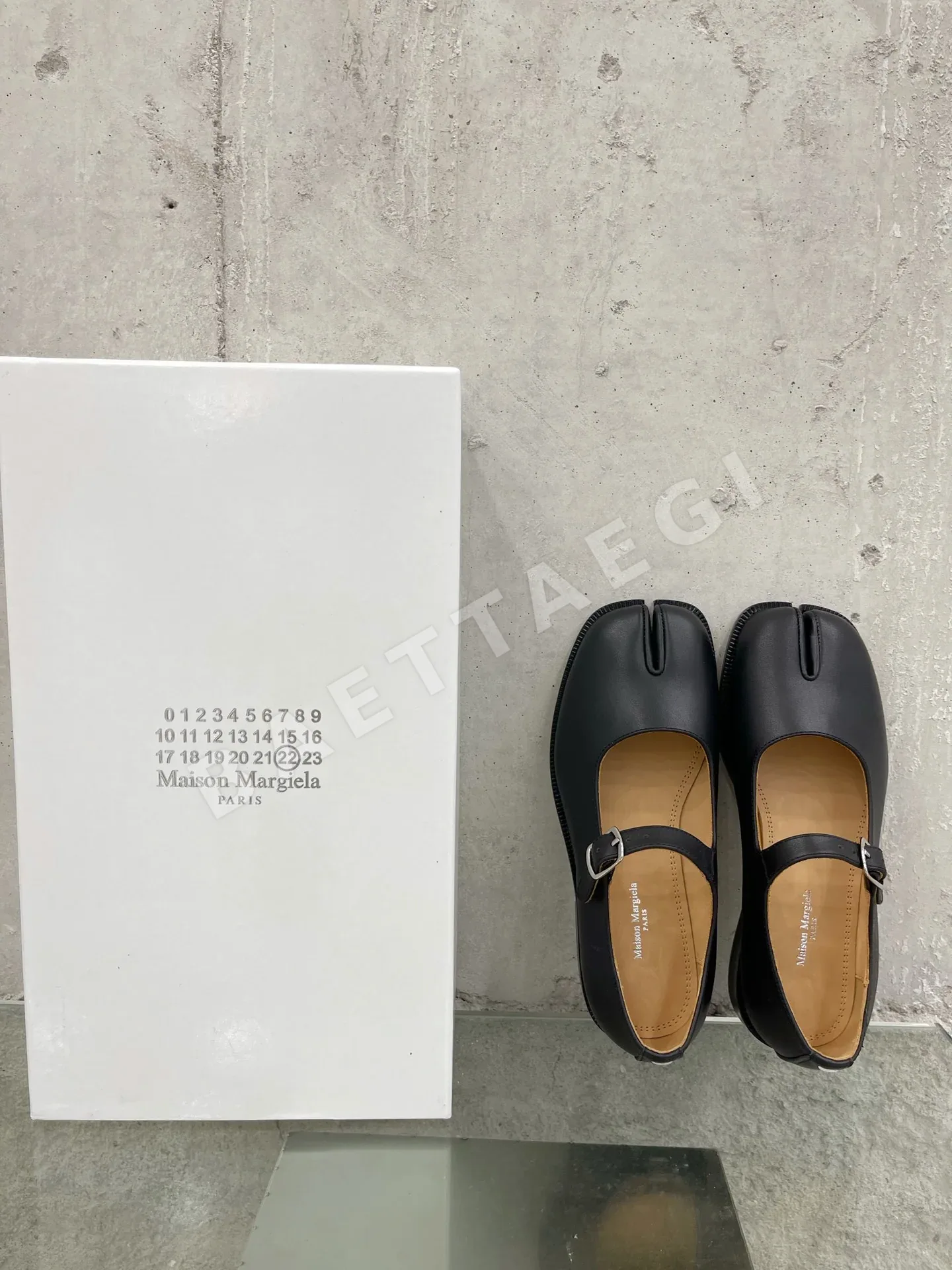 마르지엘라 스플릿토 샌들 9154