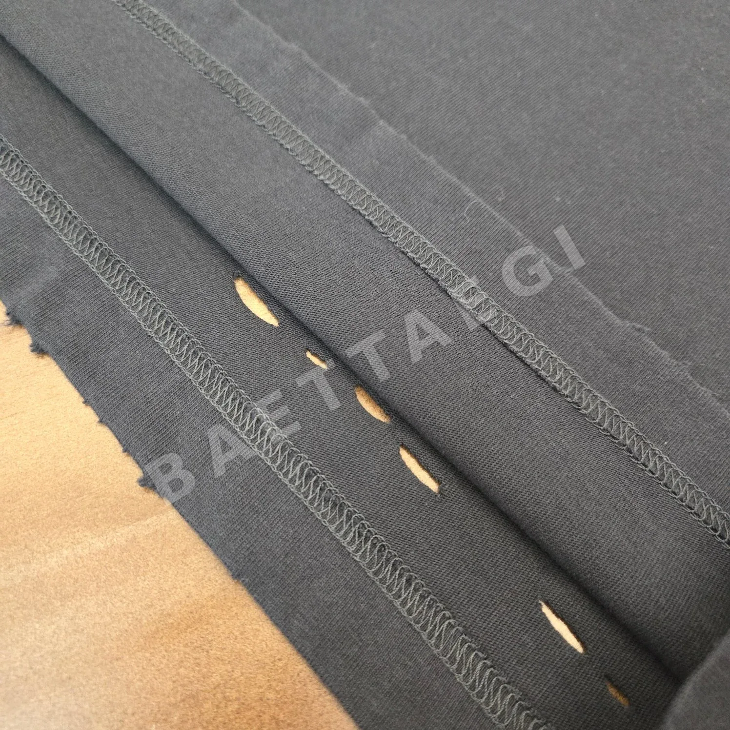 발렌시아가 도트 프린트 남성 반팔 티셔츠 962 상세 이미지 6