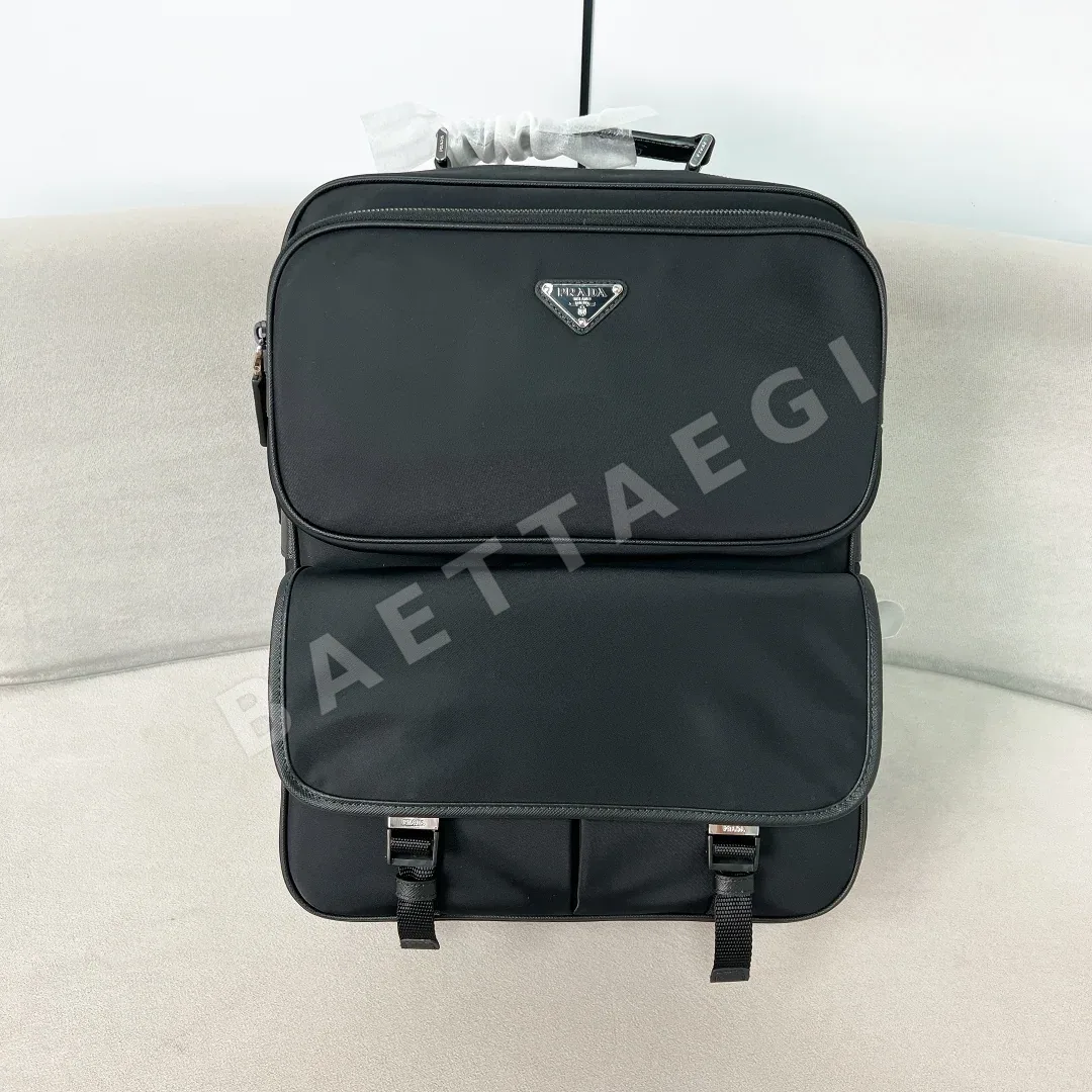 프라다 낙하산 소재 남성용 트래블 백팩 2VZ049
