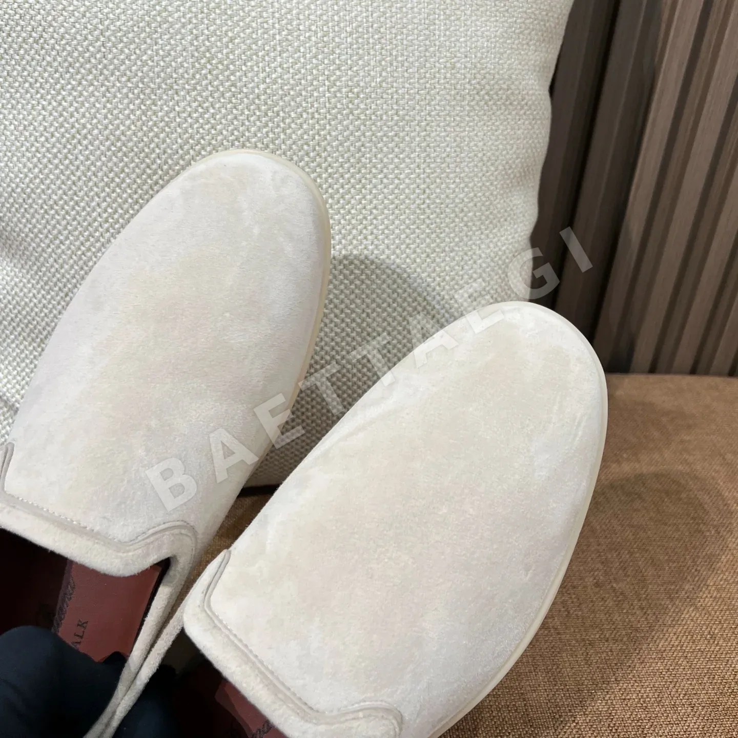 로로피아나 서머 워크 로퍼 남성 스웨이드 카프스킨 크리미 화이트 러버솔 상세 이미지 7