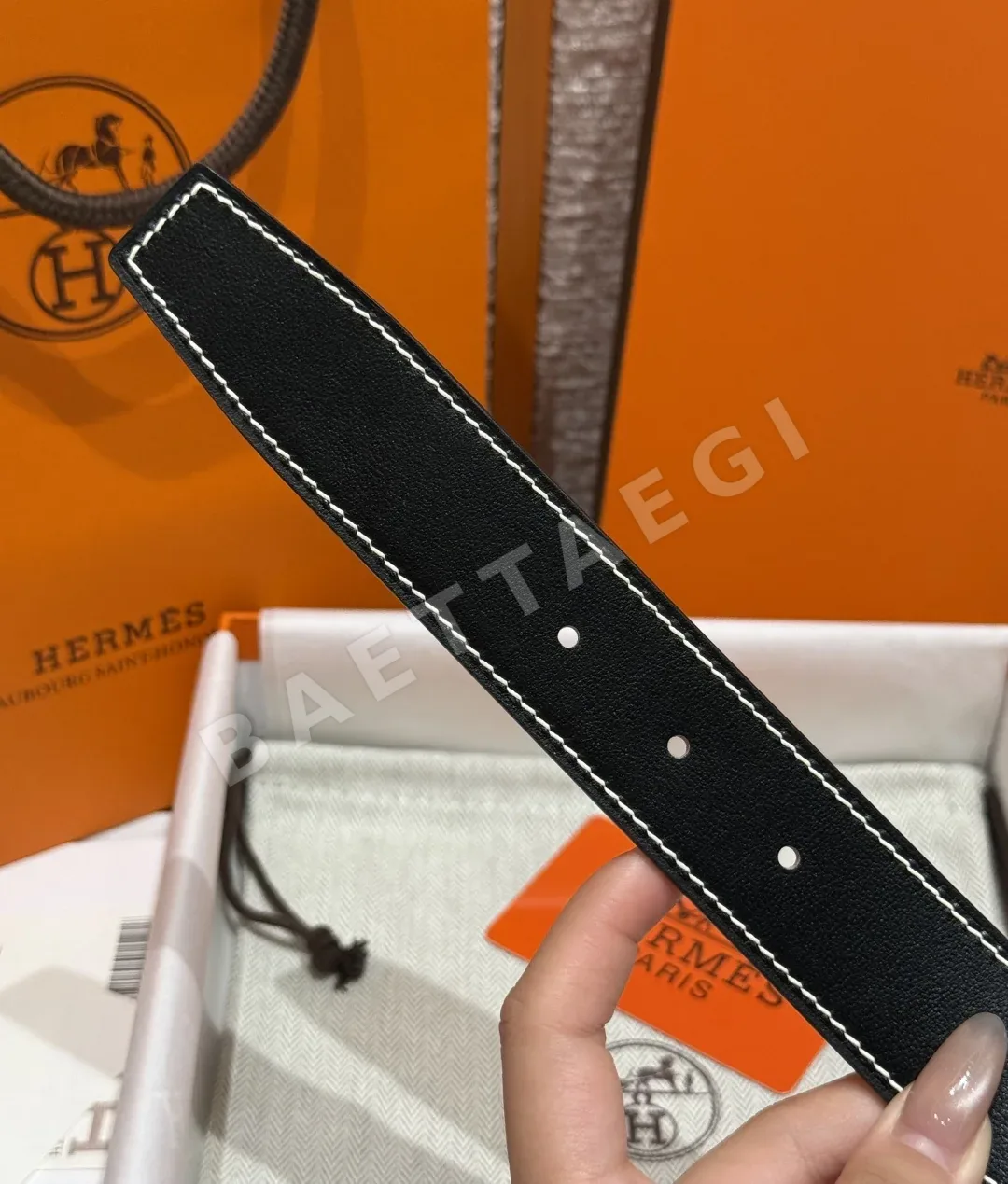 루이비통 H 버클 리버시블 가죽 벨트 32mm 상세 이미지 8