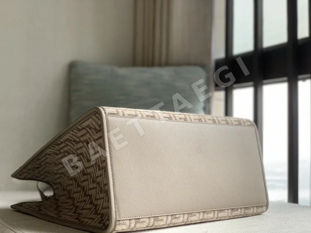 펜디 라지 선샤인 토트백 상세 이미지 3