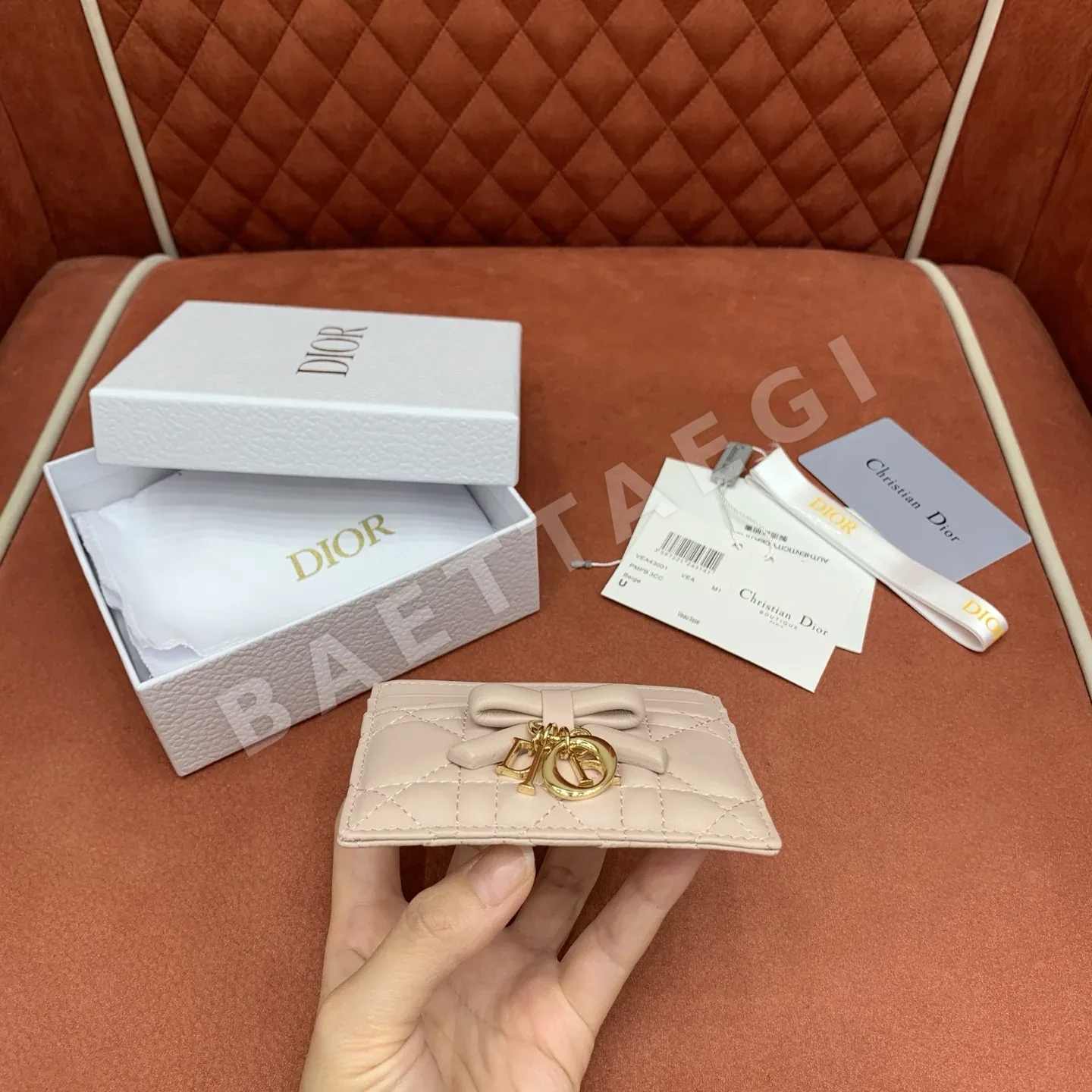 디올 리본 메탈 장식 램스킨 카드 지갑 상세 이미지 4