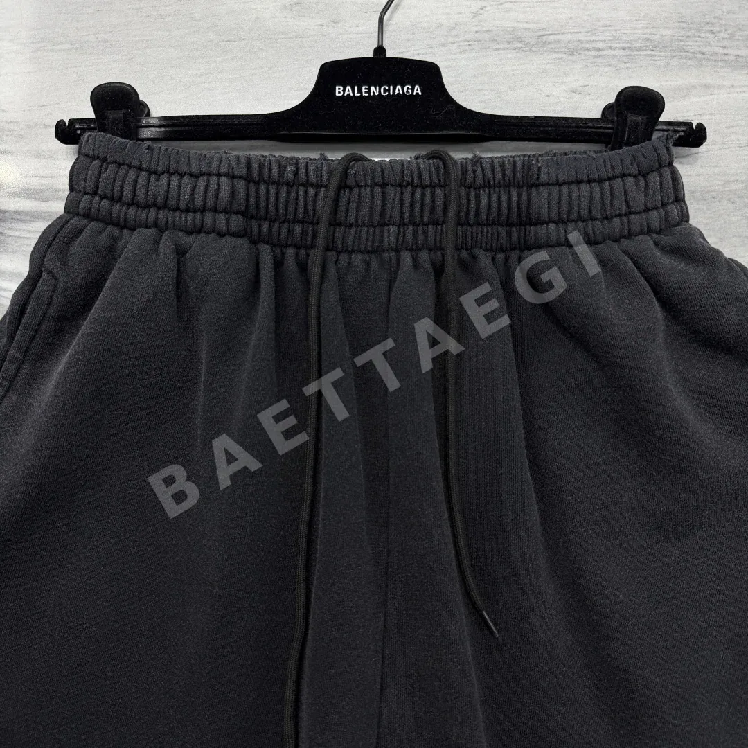 발렌시아가 로고 프린트 면 반바지 남성 상세 이미지 6