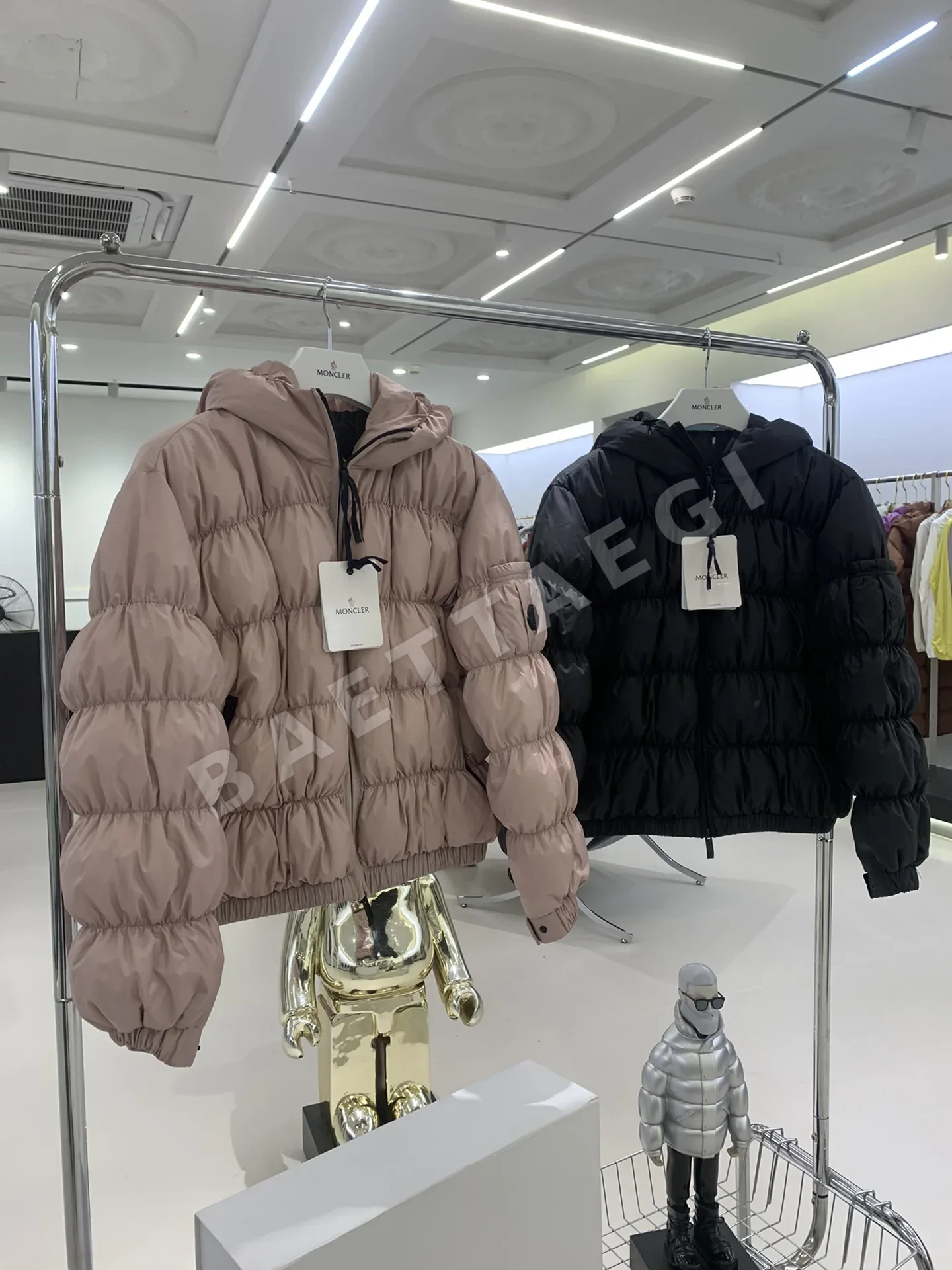 몽클레르 메돈테 여성 숏다운 패딩 상세 이미지 2