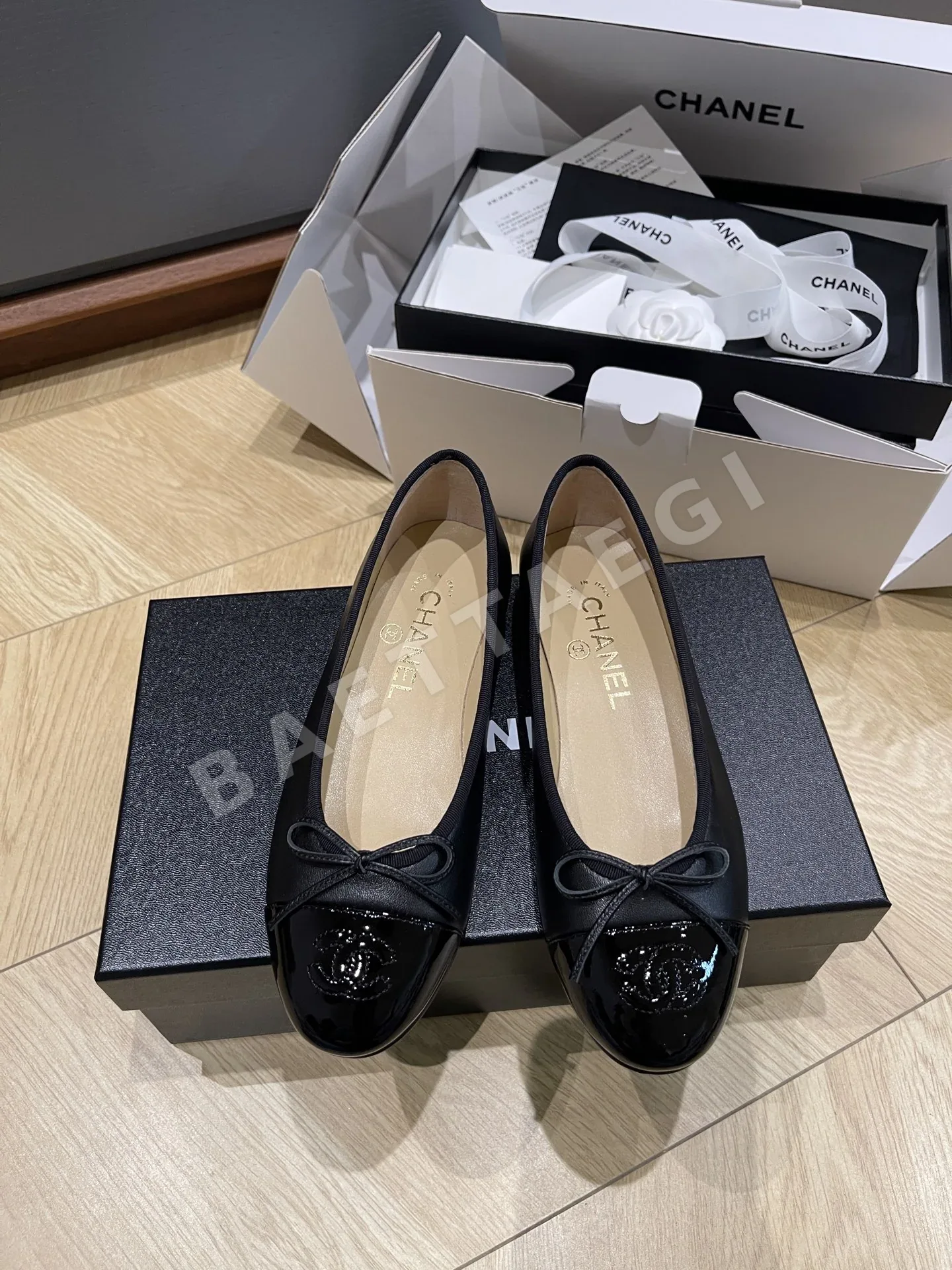 샤넬 클래식 보우 발레 플랫슈즈 95267