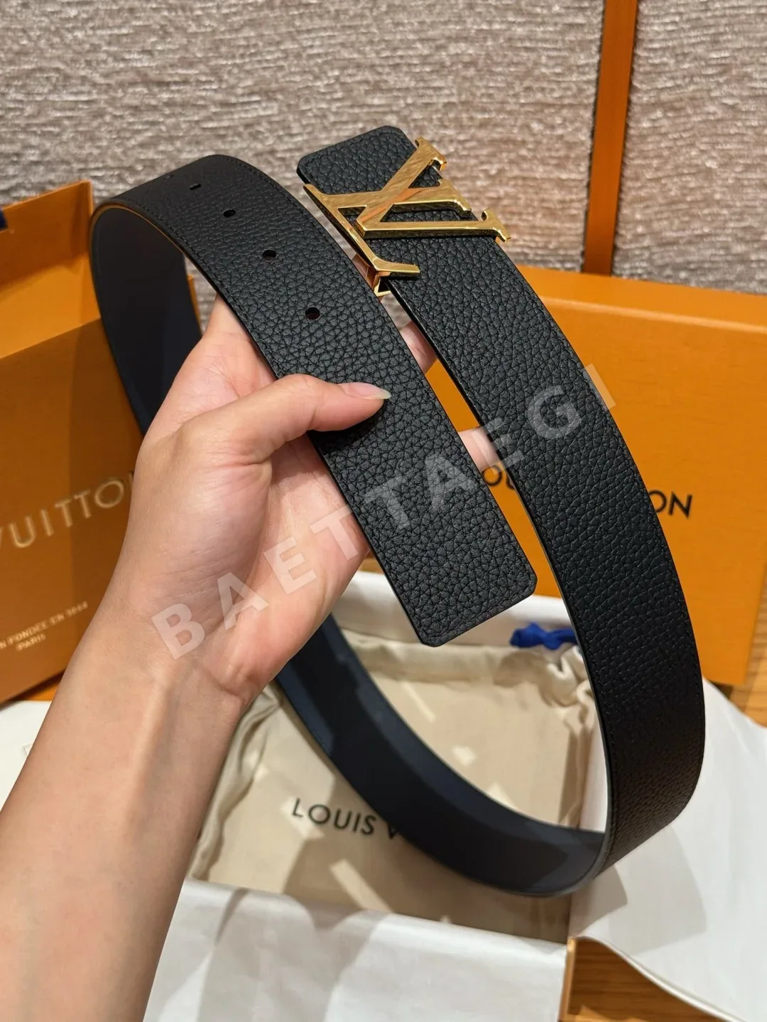 루이비통 JD350-TAURILLON 리버시블 가죽 벨트 상세 이미지 5