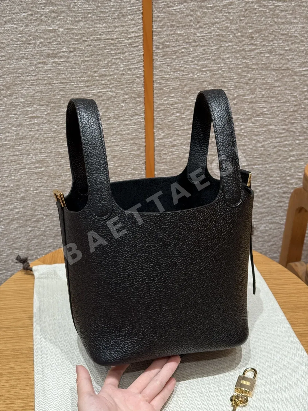 에르메스 피코탄 락 가방 상세 이미지 4
