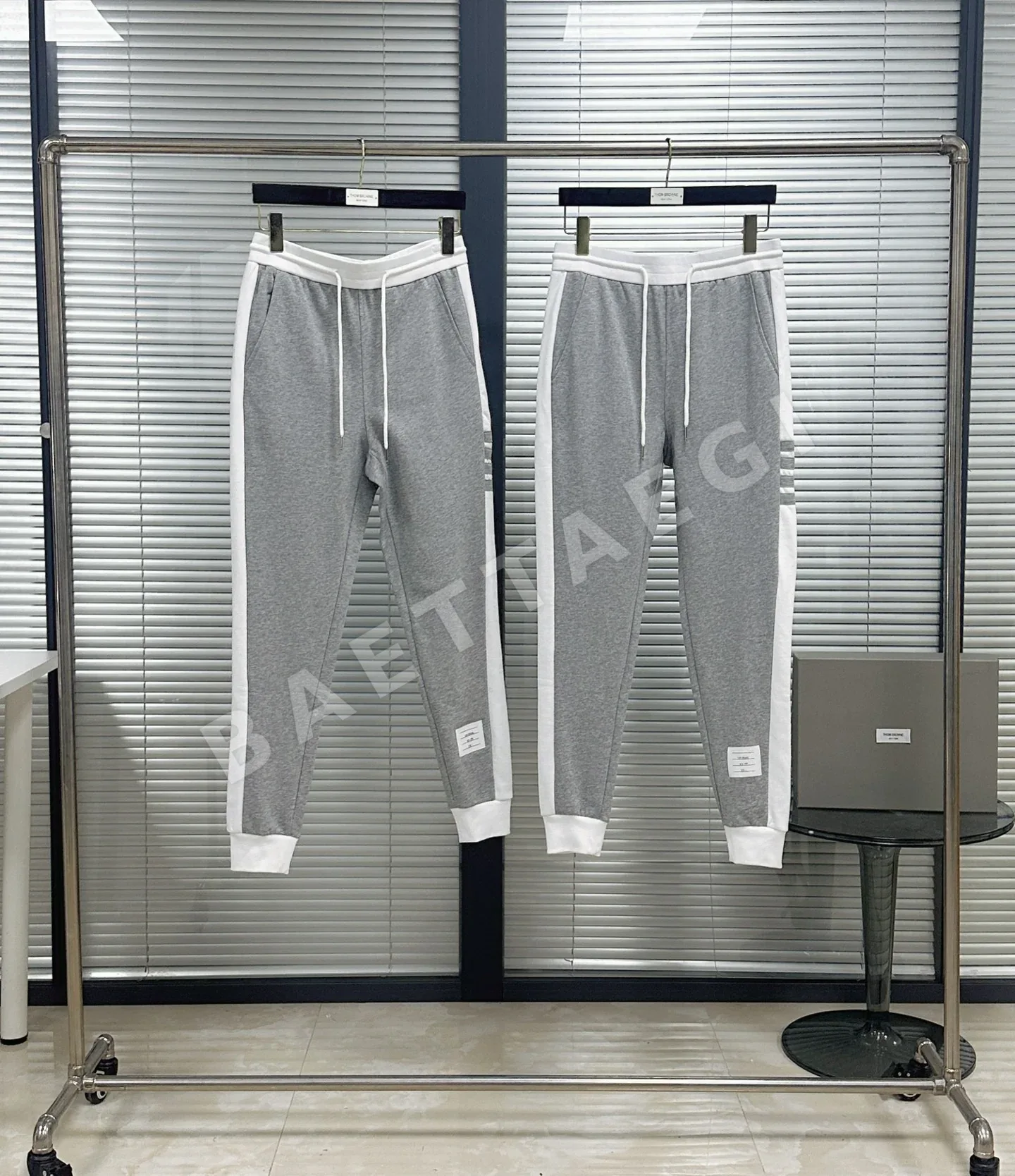 톰브라운 남성 바지 142955 Thom Browne Pants 상세 이미지 1