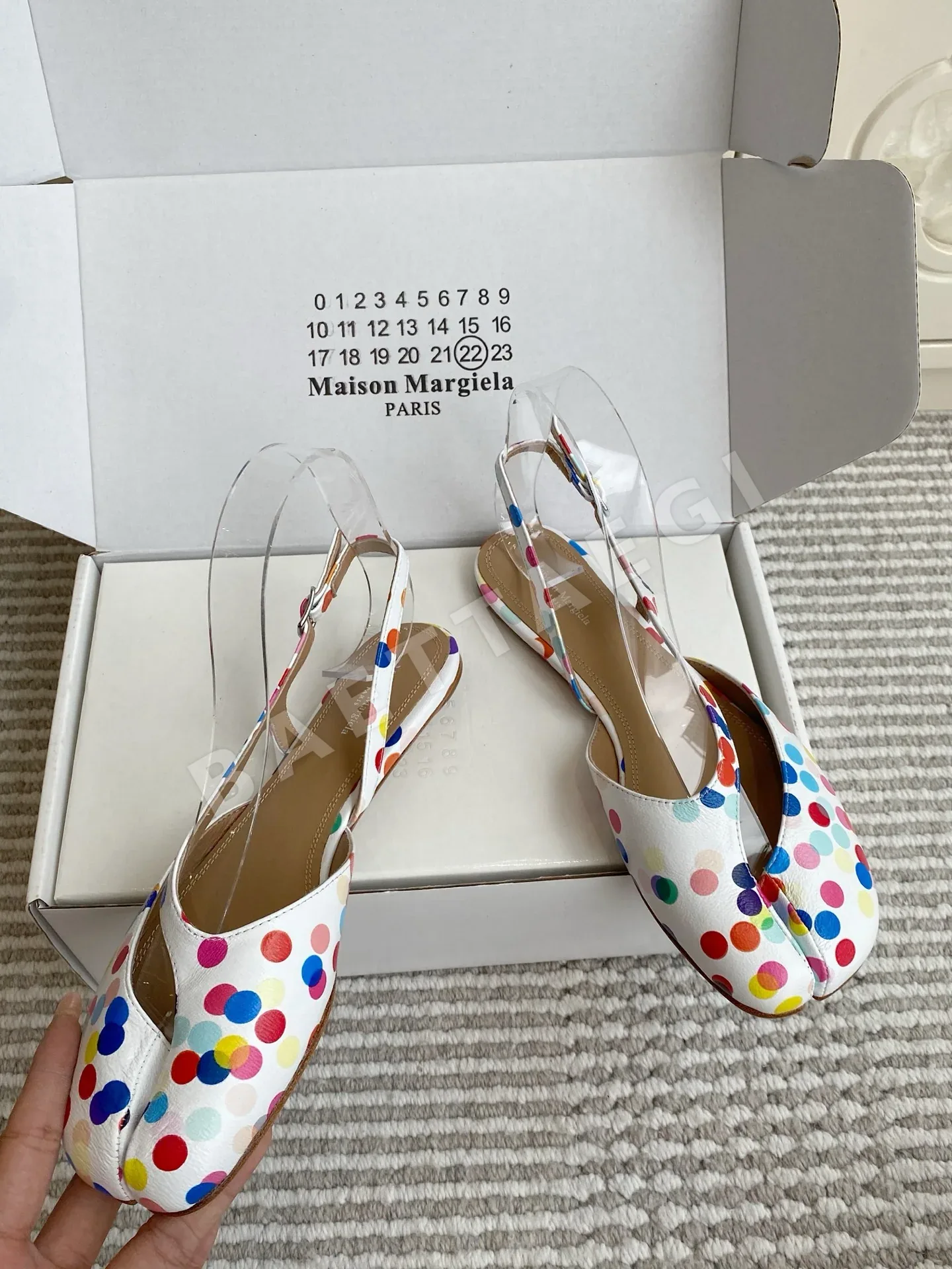 마르지엘라 다비 컬러풀 폴카 닷 양가죽 신발 상세 이미지 2