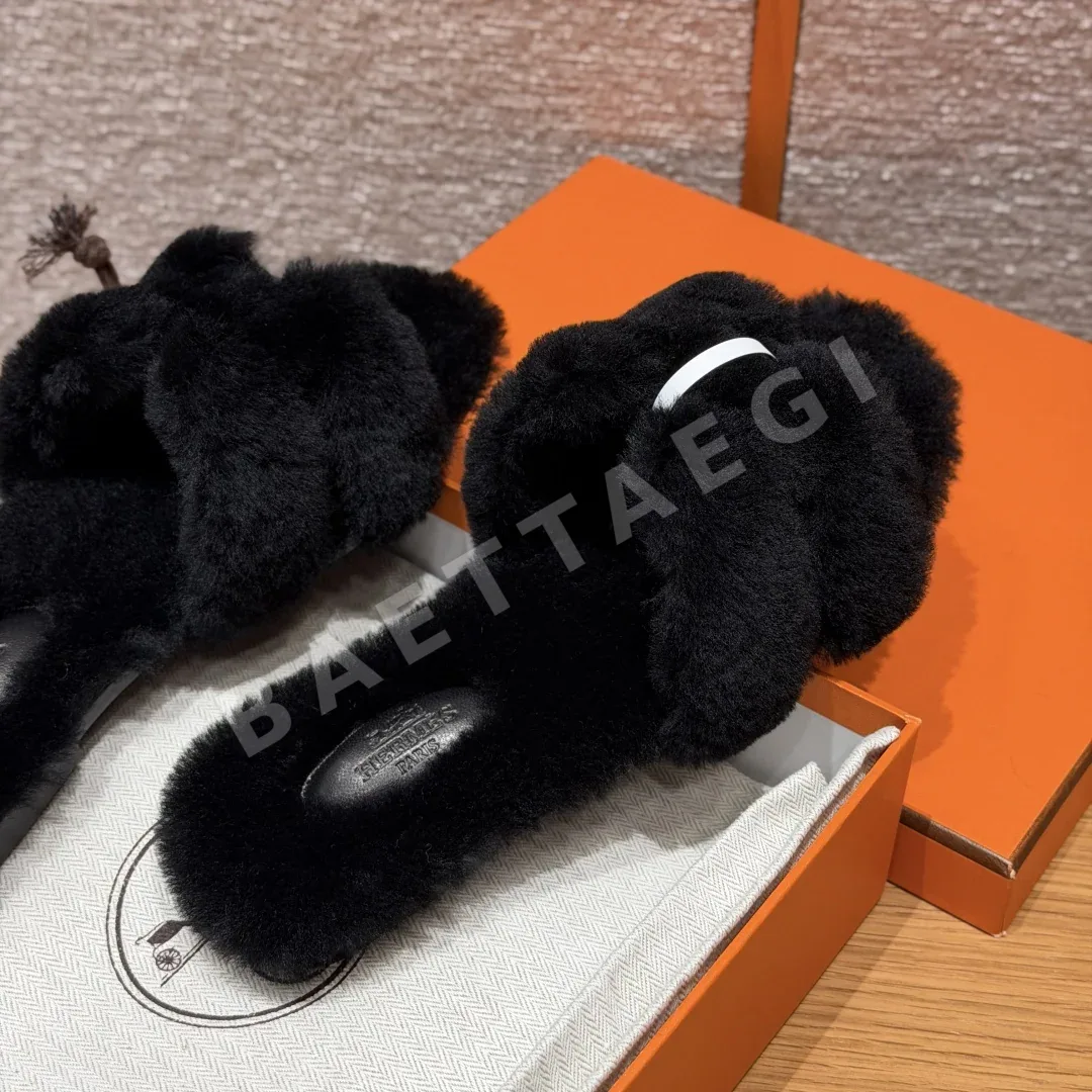 에르메스 오란 샌들 블랙 가죽 H 컷아웃 상세 이미지 4