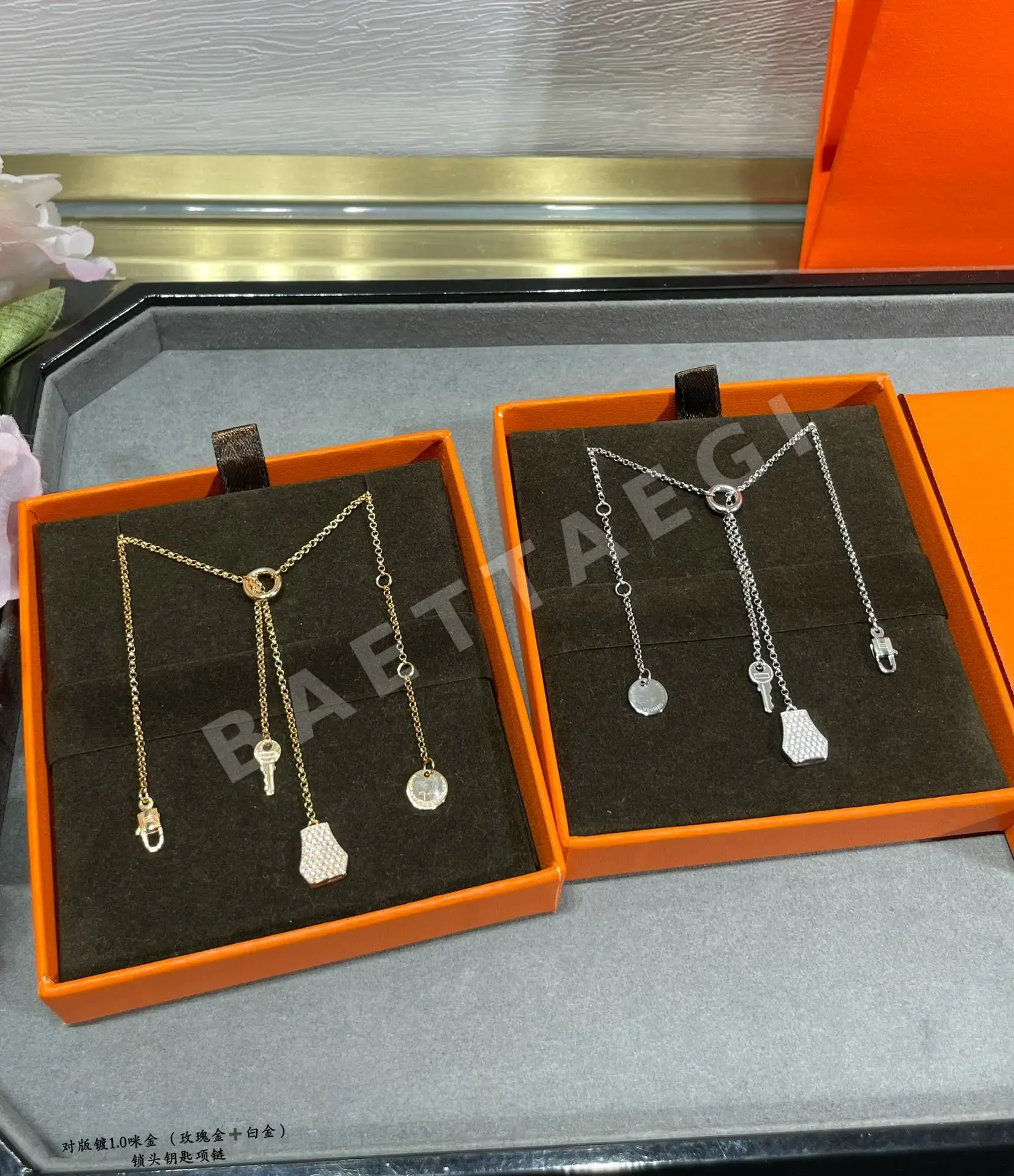 에르메스 18K 골드 자물쇠 열쇠 목걸이 상세 이미지 6