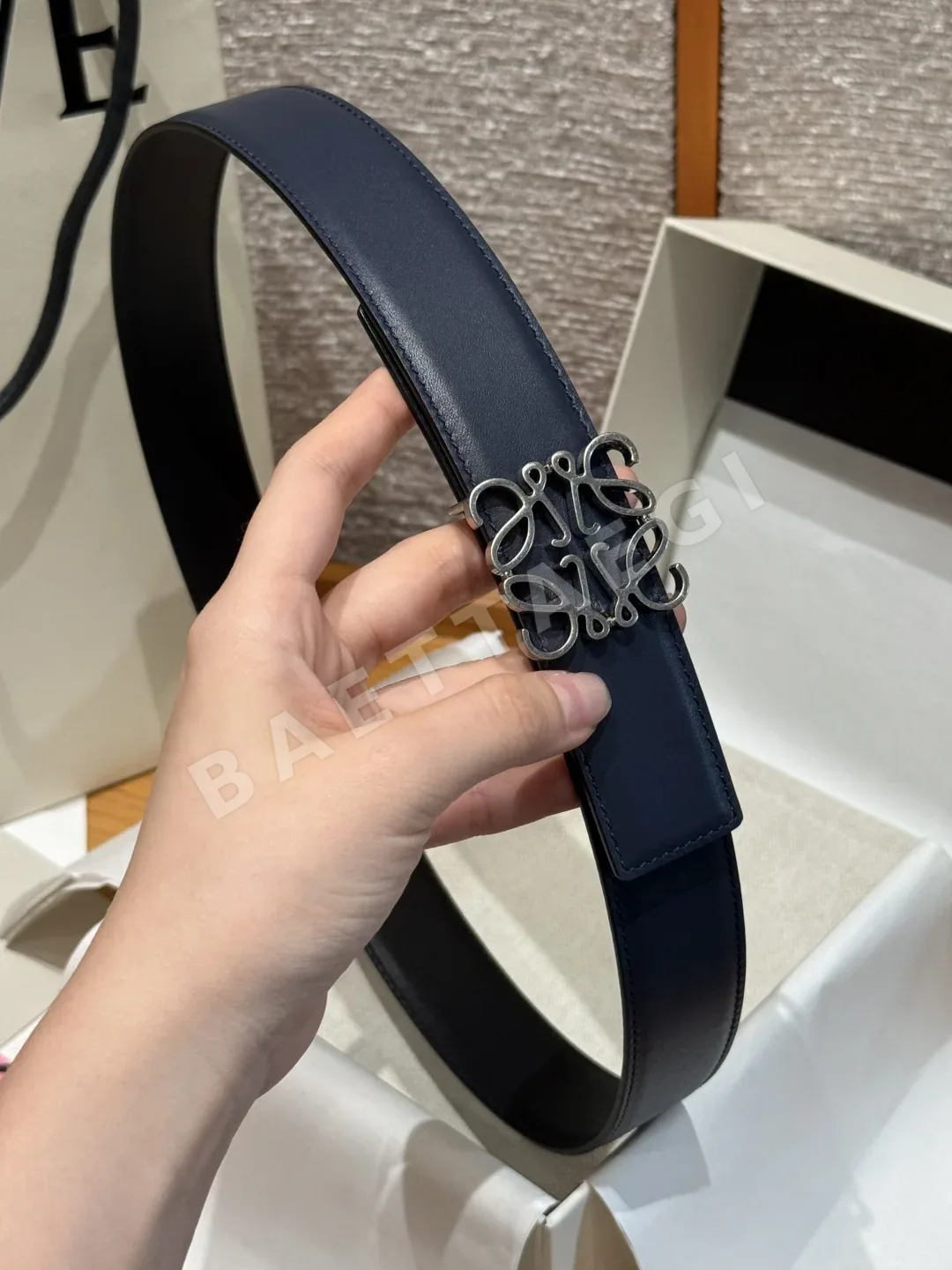 로에베 아나그램 양면 가죽 벨트 상세 이미지 5