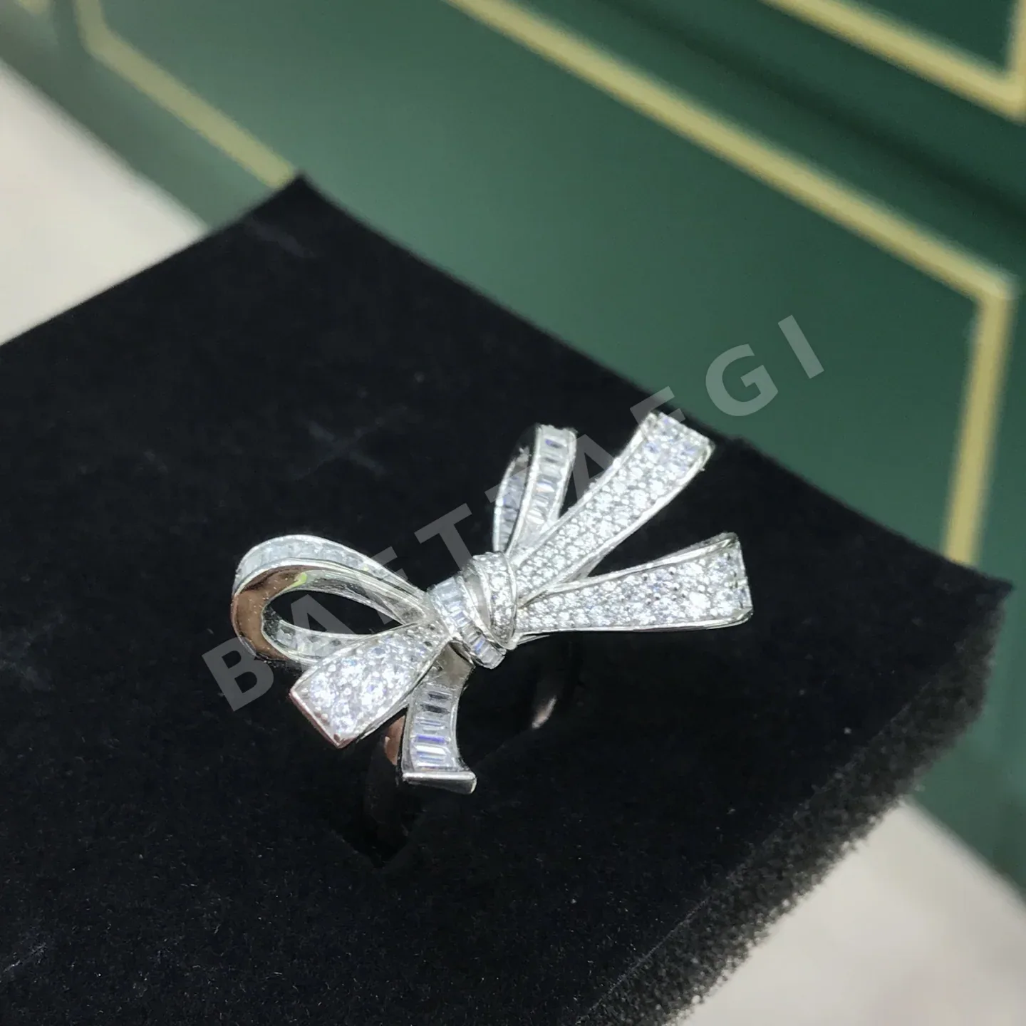 그라프 보우 디자인 다이아몬드 반지 상세 이미지 4
