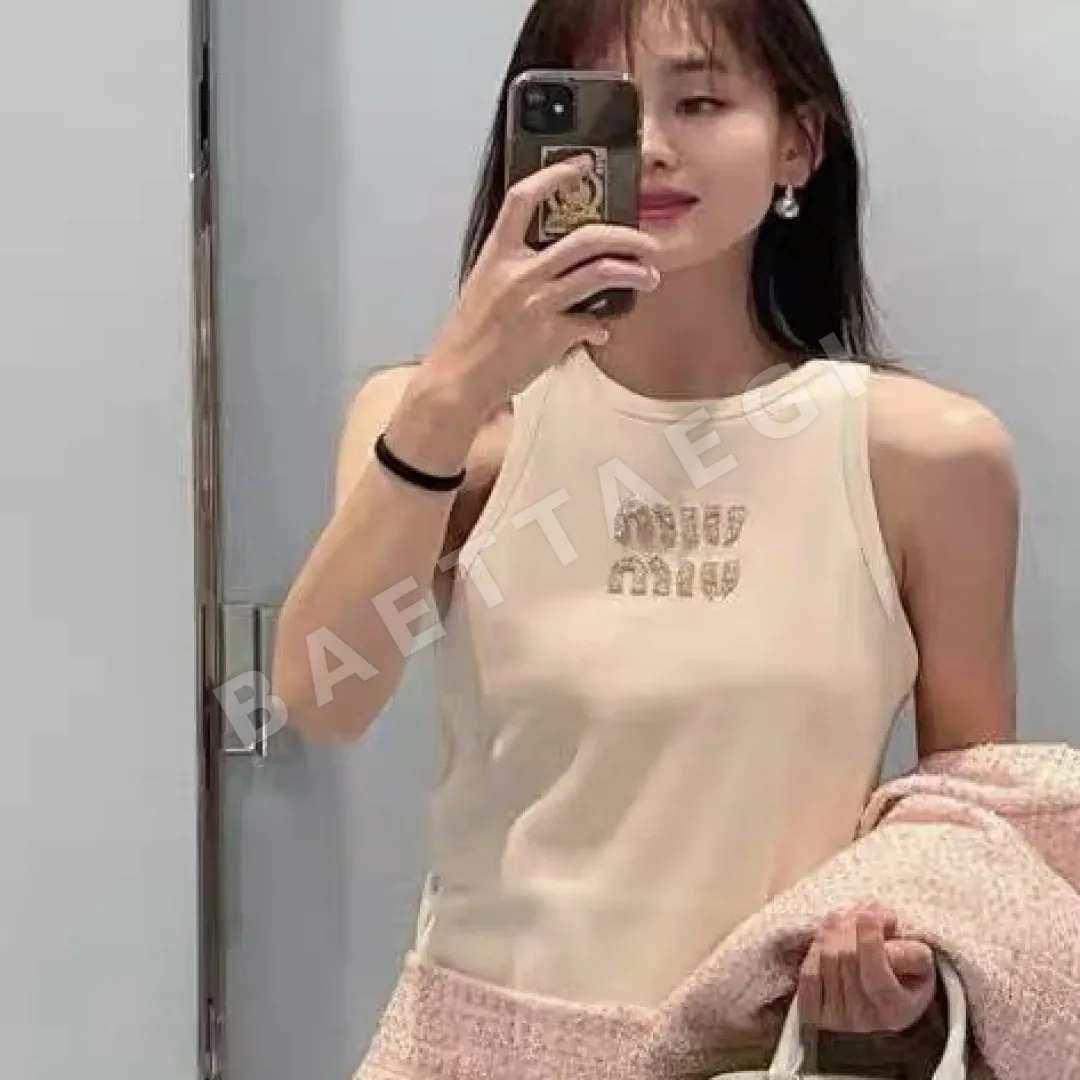 미우미우 레터 얼굴 조각 귀걸이 상세 이미지 2