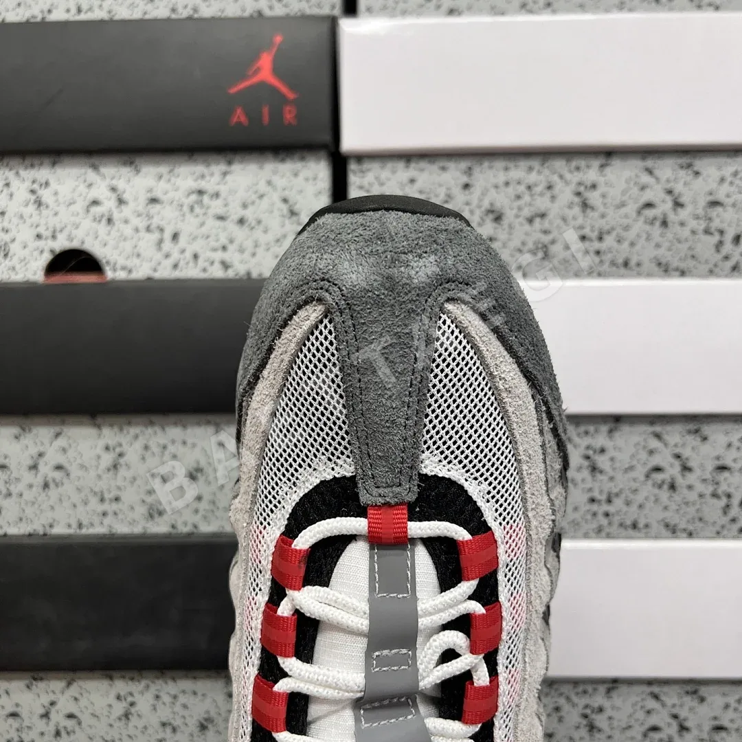 나이키 [GX] 에어 맥스 95 SP 레드 IB4523-003 201259 Nike Air Max 95 SP Undefeated Geo 상세 이미지 6