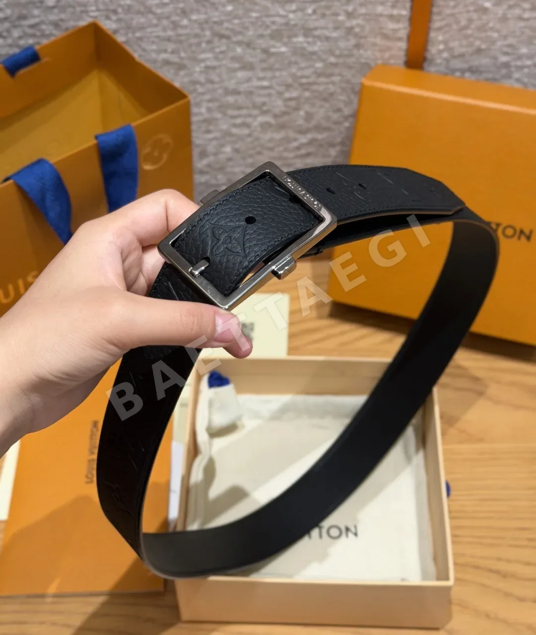 루이비통 LV 퐁느프 35mm 가죽 벨트 상세 이미지 9