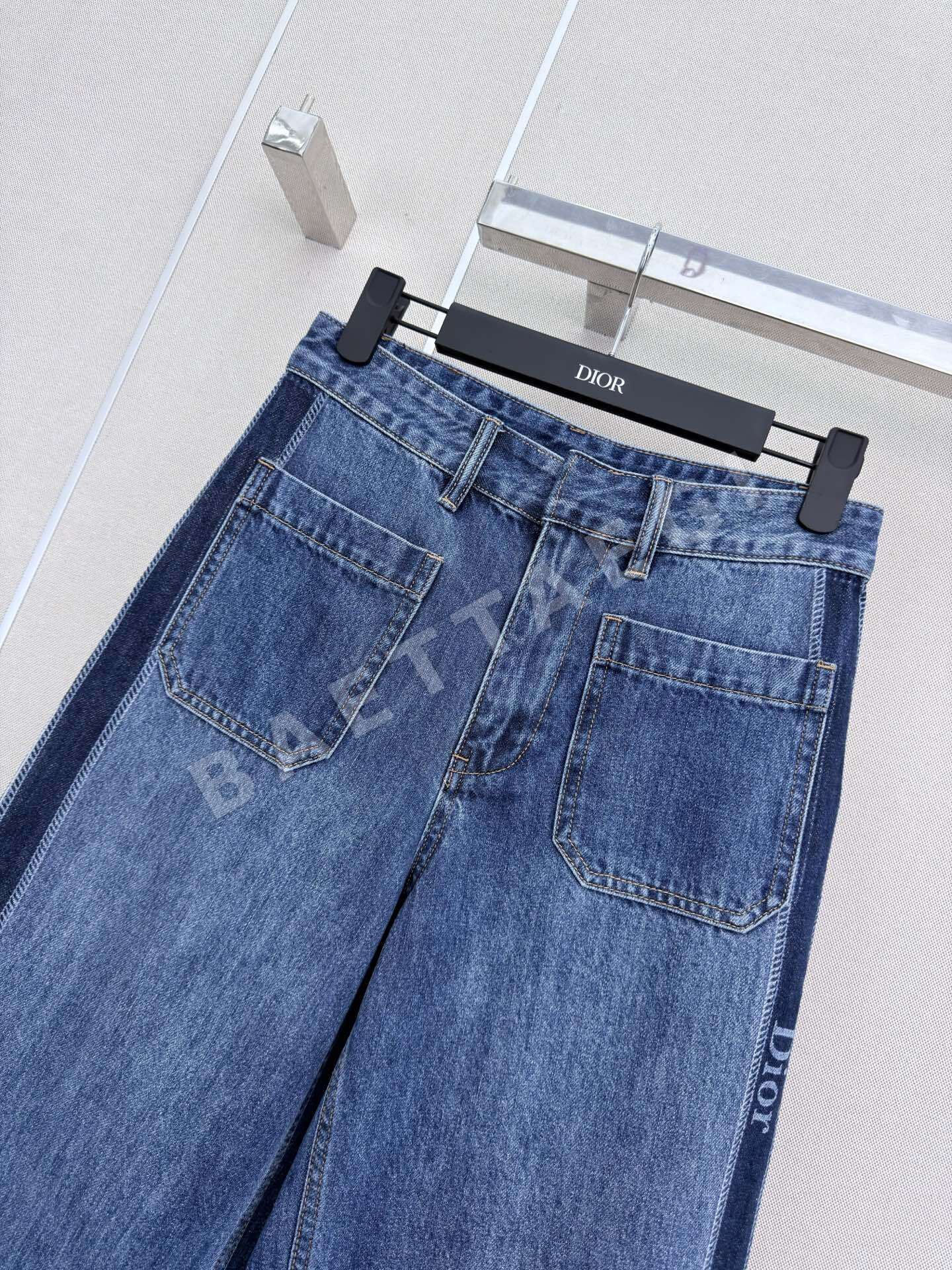 디올 여성 긴팔 티셔츠 상세 이미지 4