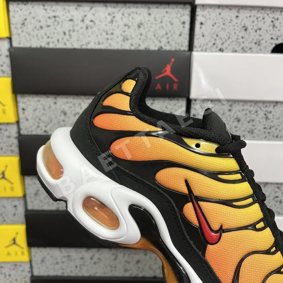 나이키 [DF] 에어 맥스 플러스 블랙 오렌지 옐로우 HF0552-001 201072 Nike Air Max Plus Sunset 상세 이미지 9
