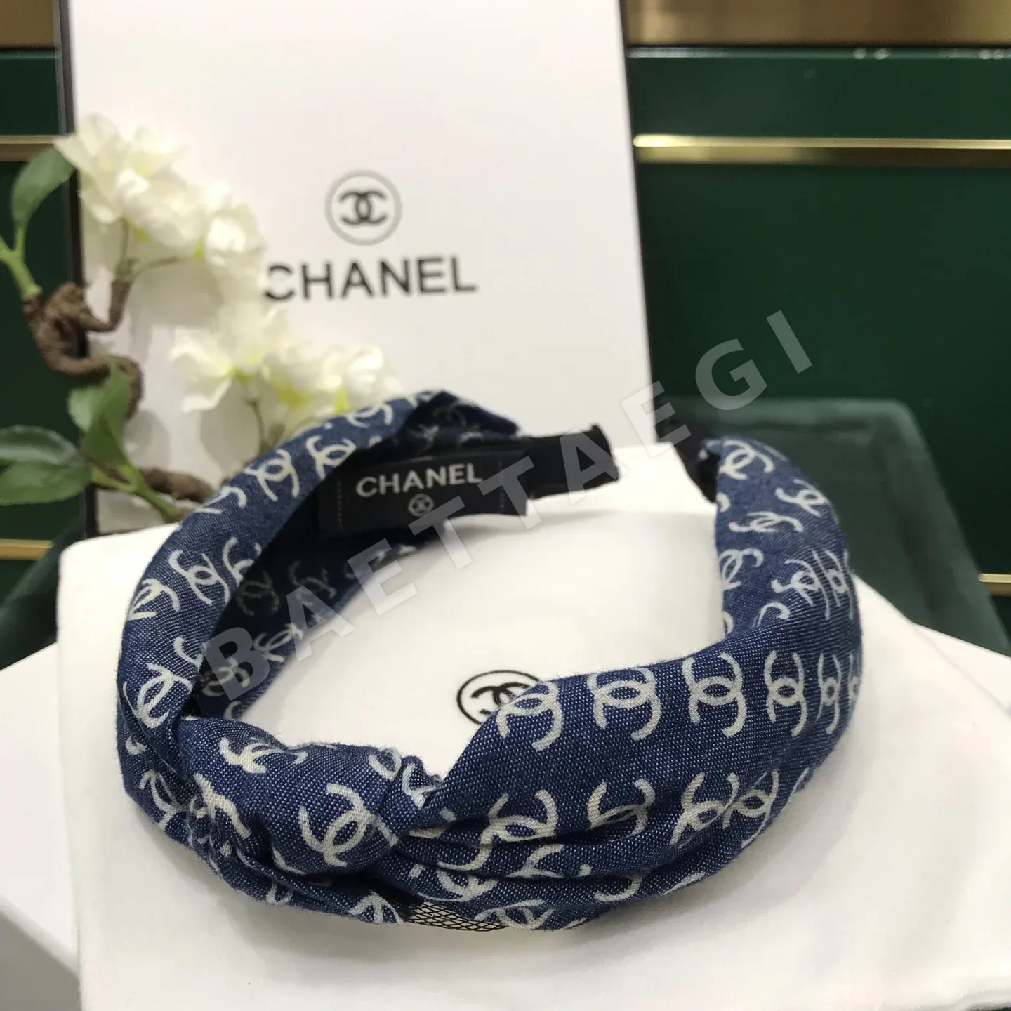 샤넬 클래식 더블 C 로고 블루 헤어밴드 131249
