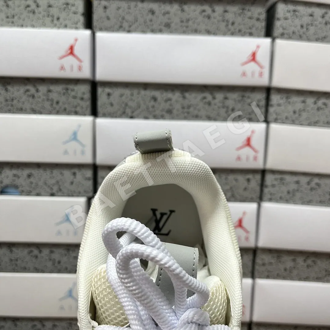 루이비통 [D1] V3 2 아이보리 그레이 205856 Louis Vuitton V3-2 상세 이미지 5