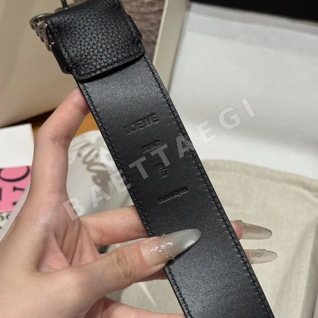 로에베 아나그램 버클 가죽 벨트 상세 이미지 10