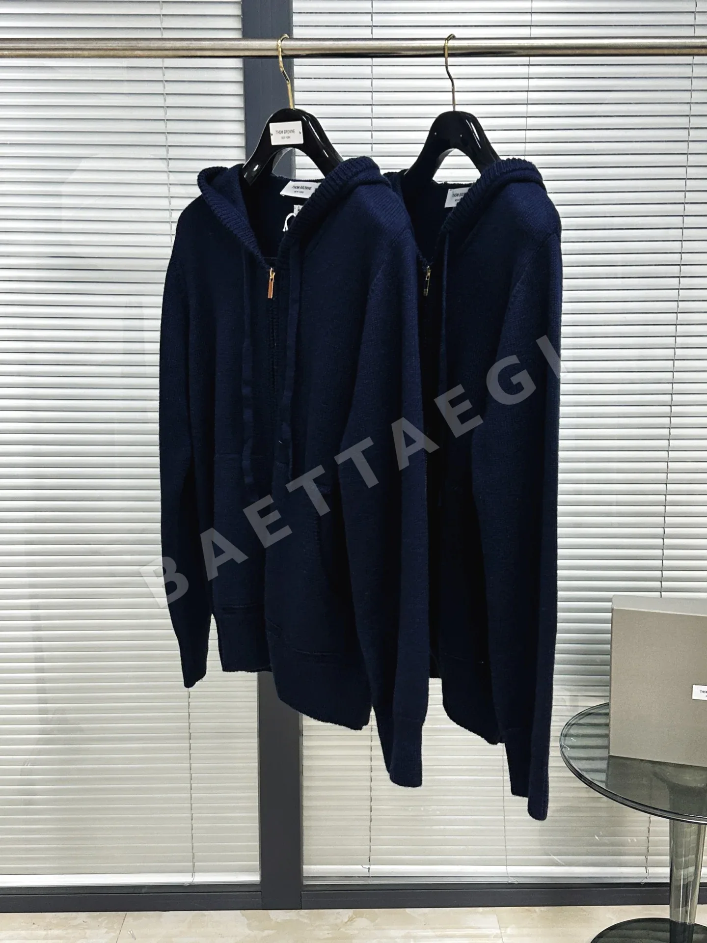 톰브라운 후드 니트웨어 남성 자켓 상세 이미지 4