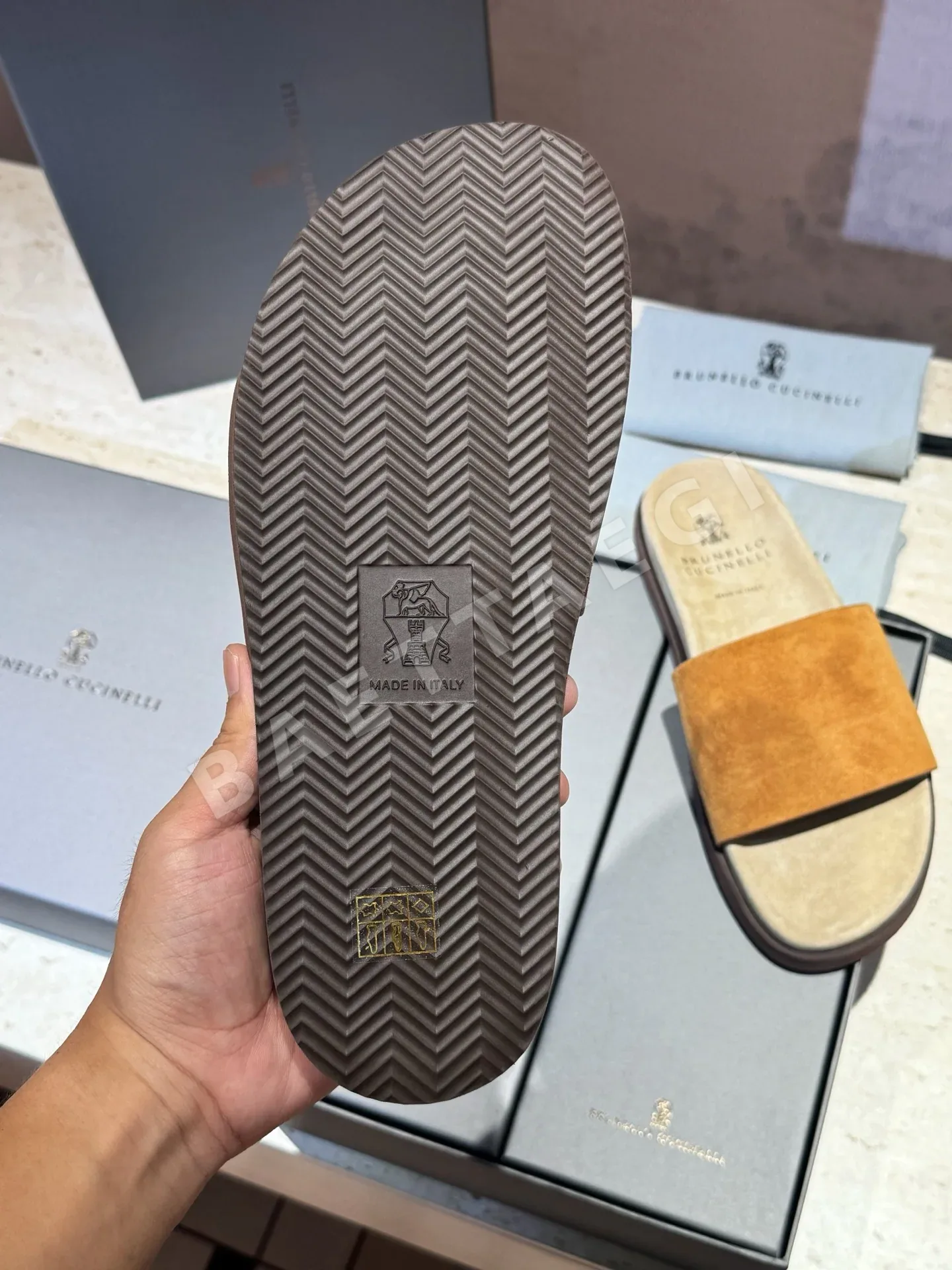 브루넬로쿠치넬리 남성용 스웨이드 비치샌들 상세 이미지 6