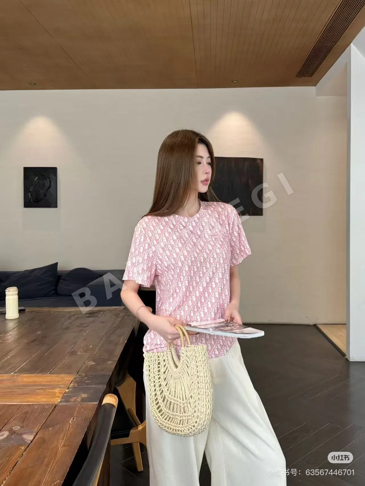 디올 프린트 포켓 반팔 티셔츠 상세 이미지 2