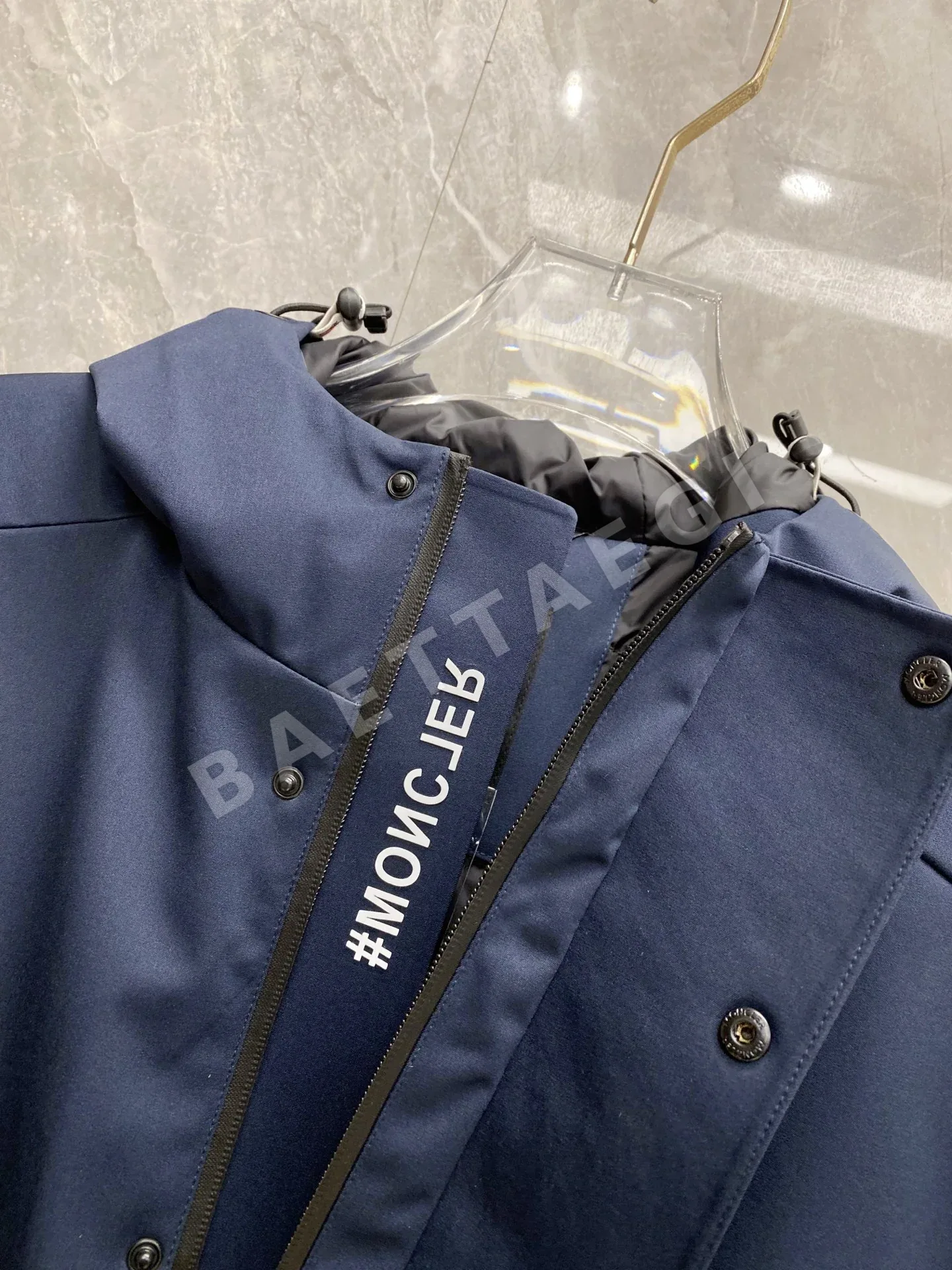 몽클레르 그르노블 라미네이트 다운 자켓 상세 이미지 9
