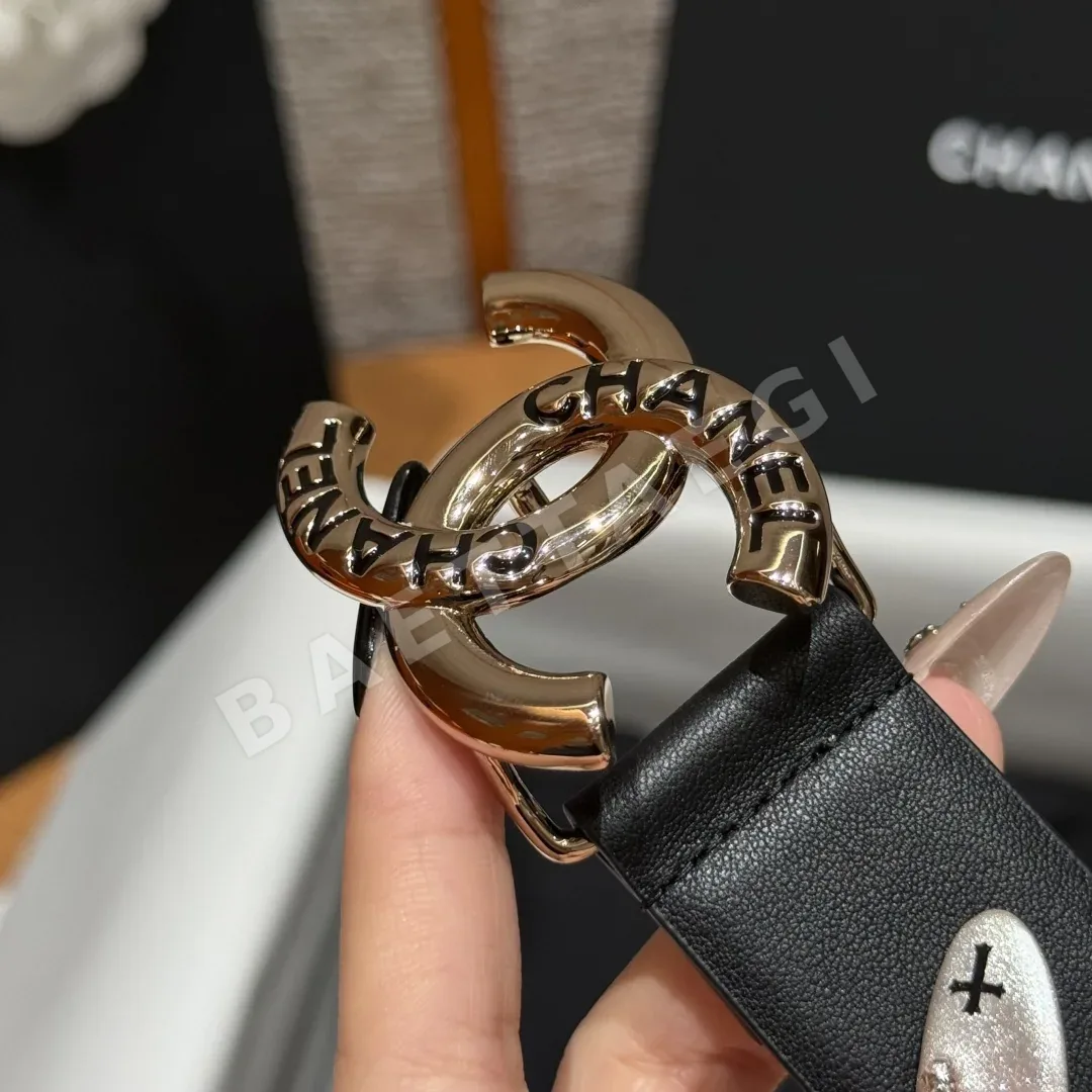 샤넬 클래식 더블 C 메탈 버클 가죽 벨트 상세 이미지 6