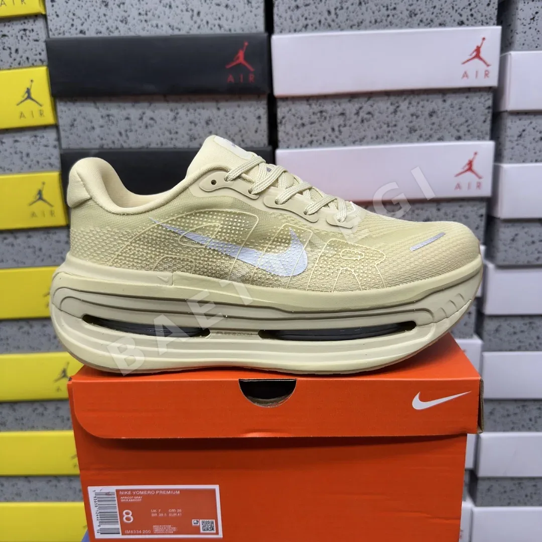 나이키 [5A] 보메로 프리미엄 IM8334-200 201786 Nike Vomero Premium