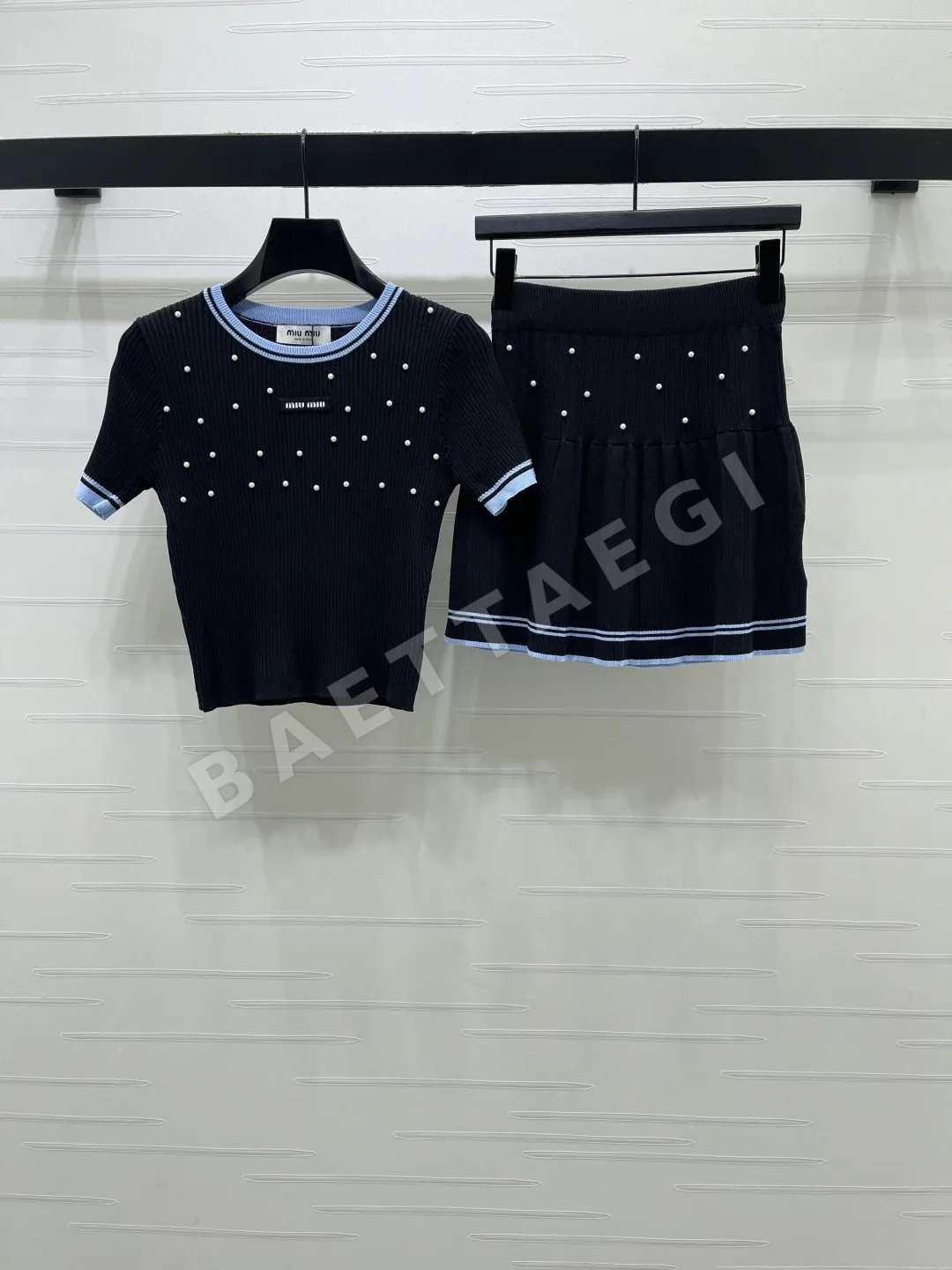 미우미우 여성 반소매 니트 세트 52336