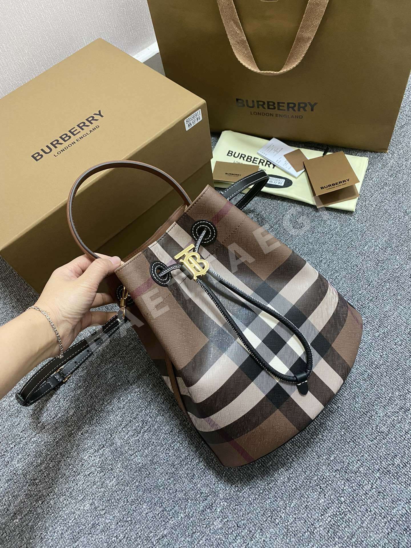 버버리 버치우드 브라운 버킷백 39936