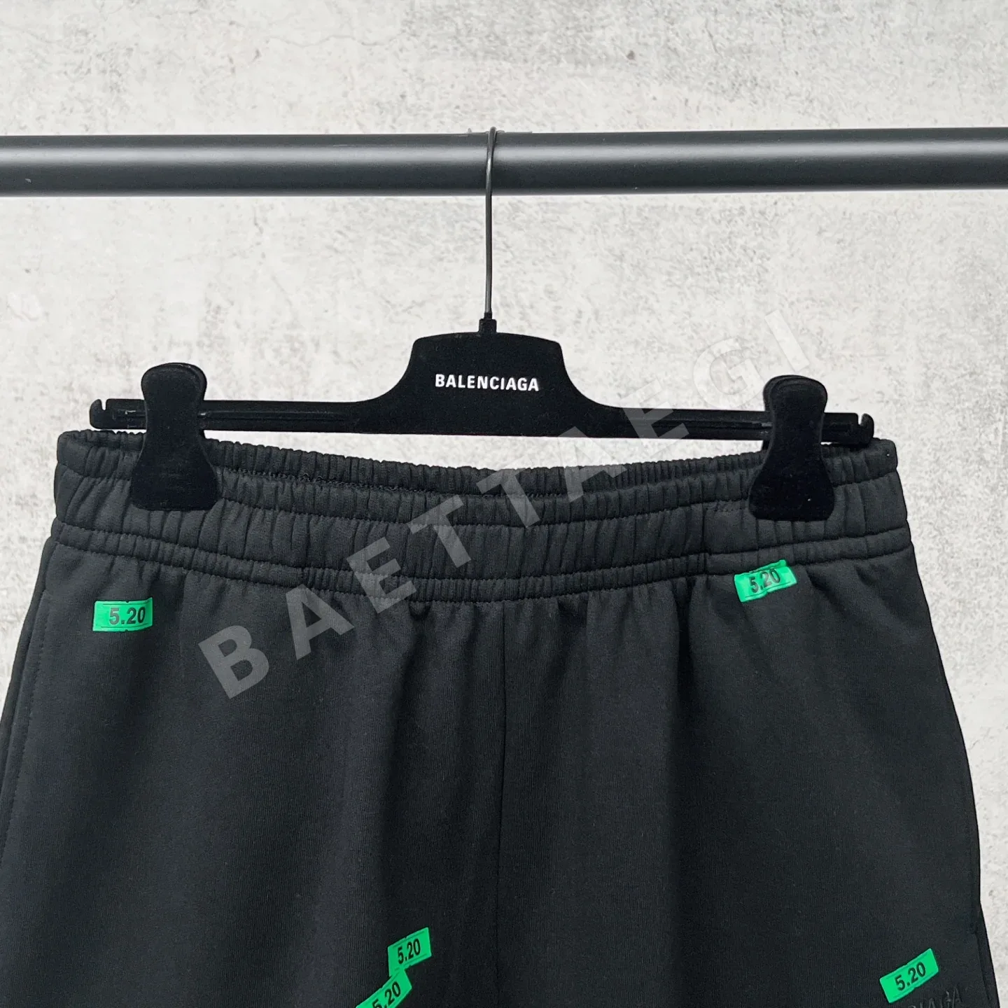 발렌시아가 Paris 프린트 여성 바지 상세 이미지 4