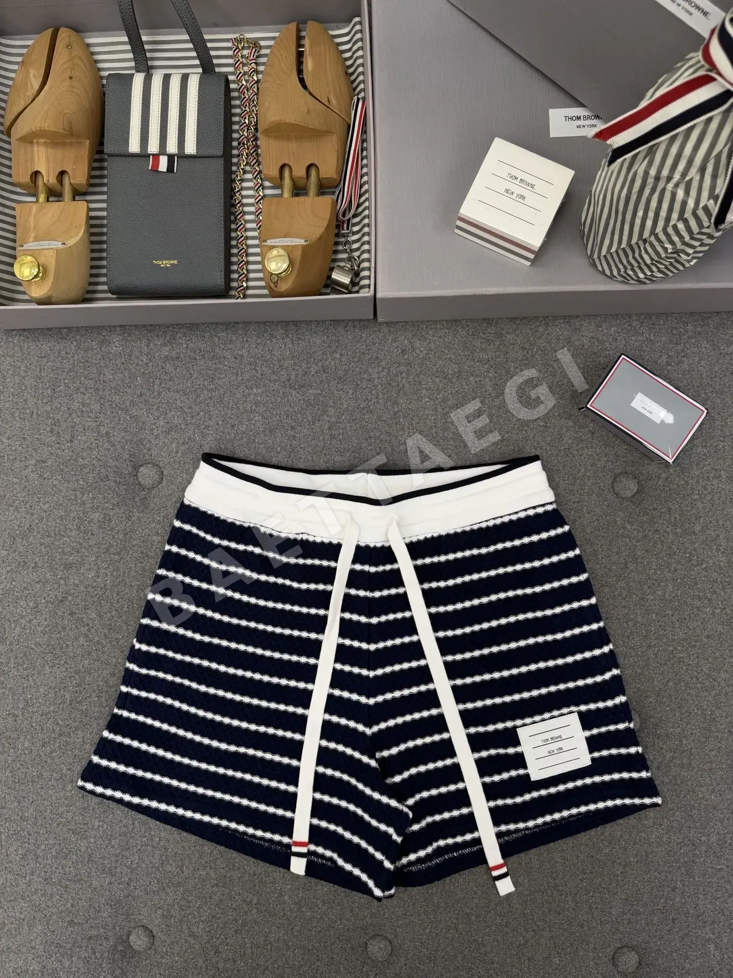 톰브라운 여성 코튼 스트라이프 반바지 116943