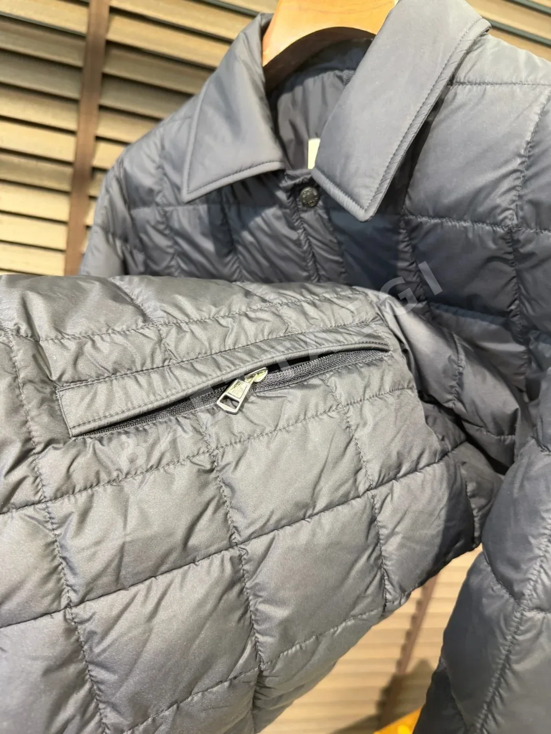 몽클레르 친환경 폴리에스터 다운 남성 자켓 M8995 상세 이미지 5
