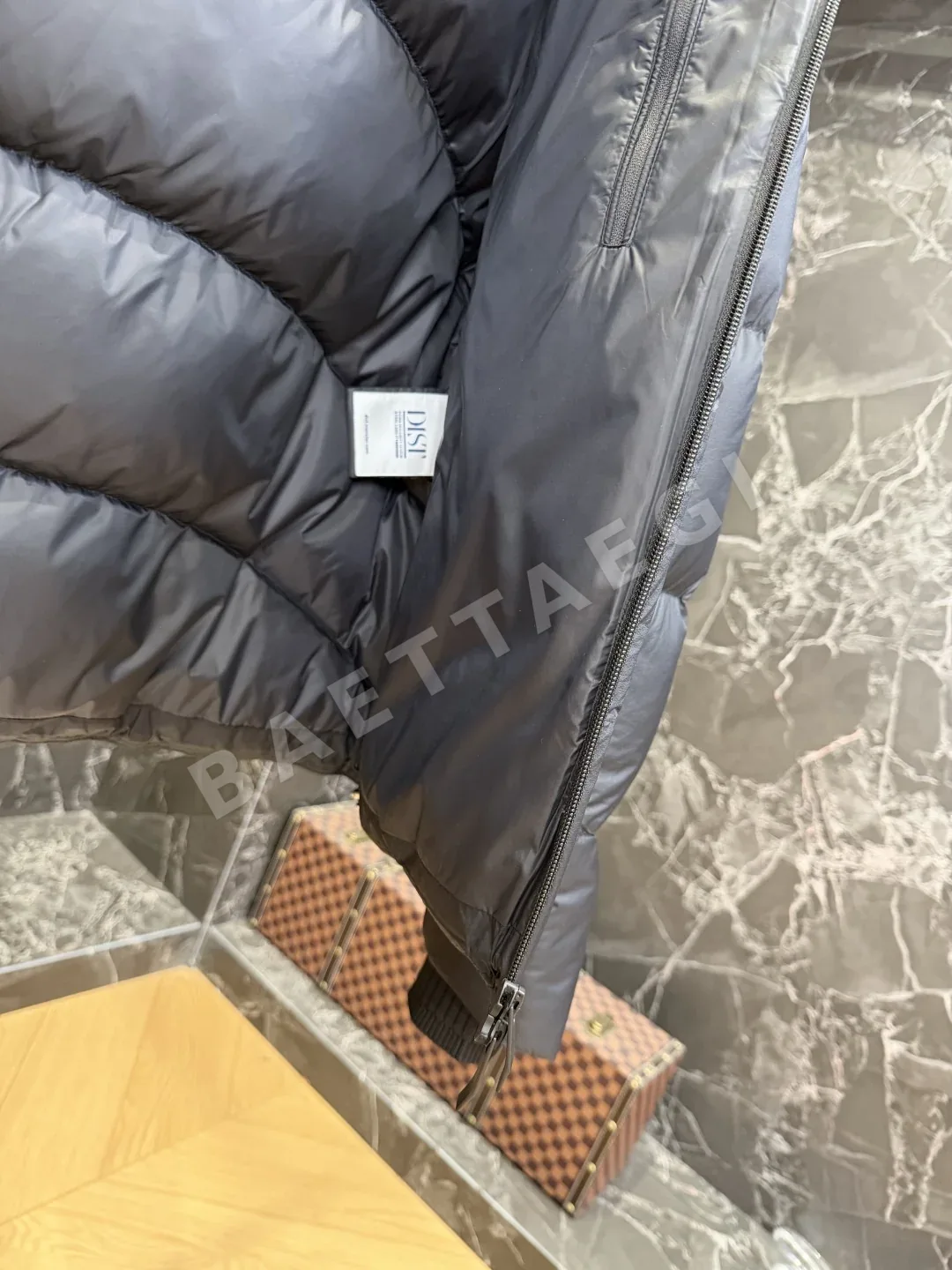 몽클레르 남성 다운 패딩 자켓 상세 이미지 8