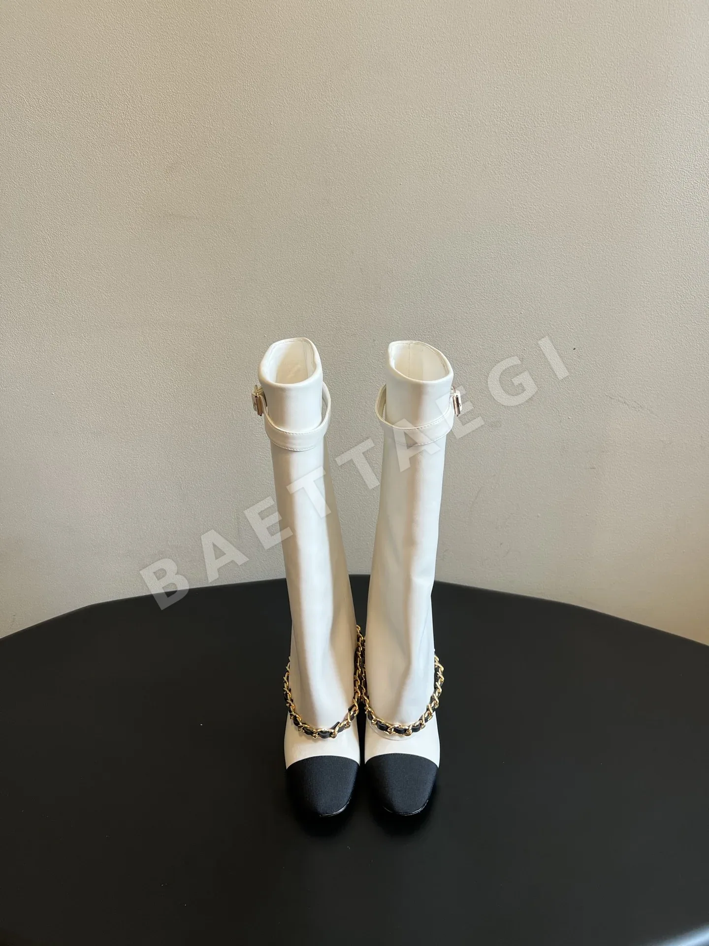 샤넬 부츠 시프스킨 체인 백클 207477
