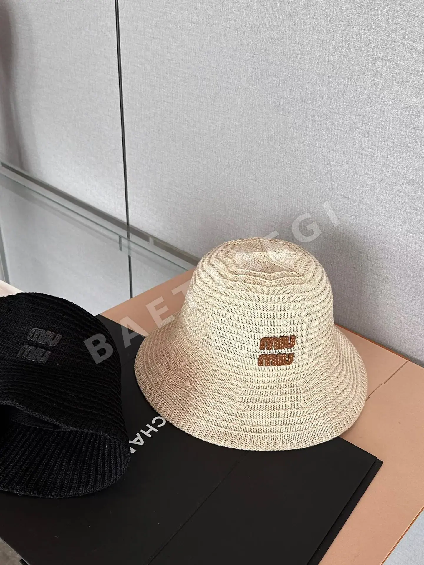 미우미우 밀짚 버킷 햇 모자 상세 이미지 6
