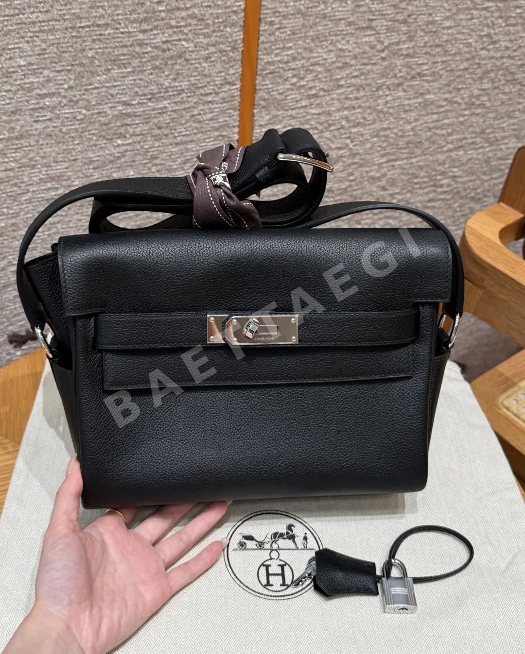에르메스 켈리 메신저 가방 상세 이미지 9