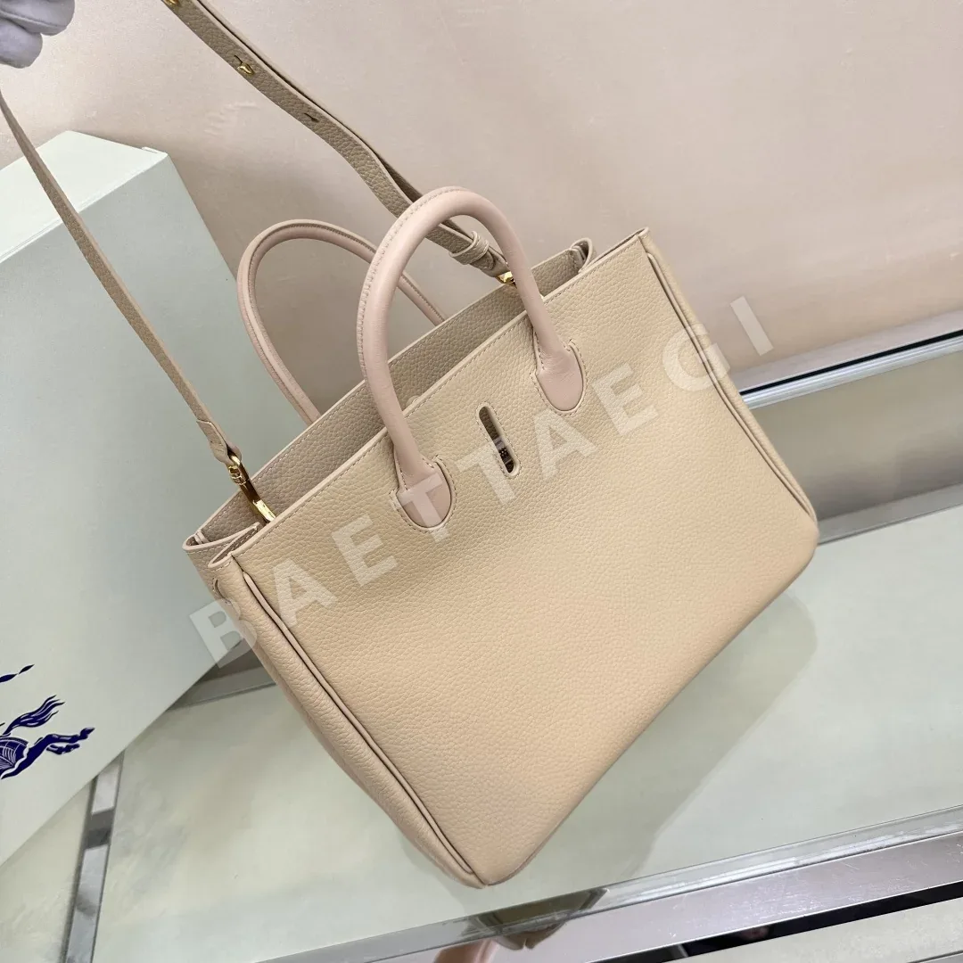 버버리 가방 상세 이미지 2