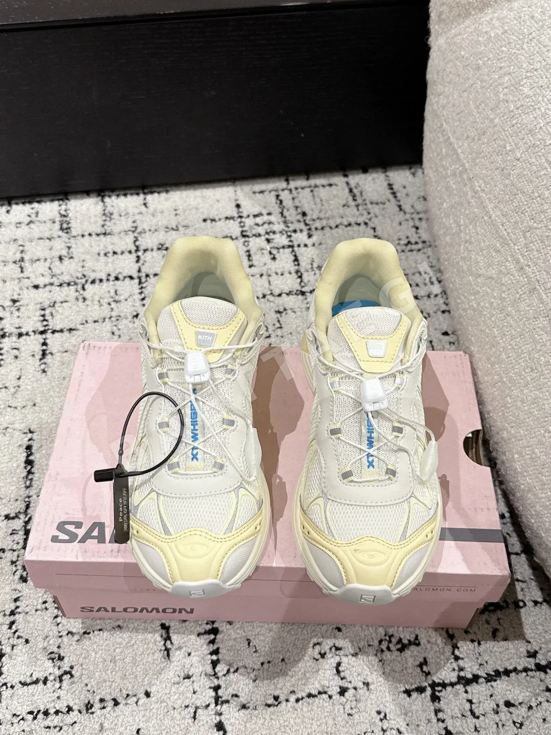 살로몬 신발 74833