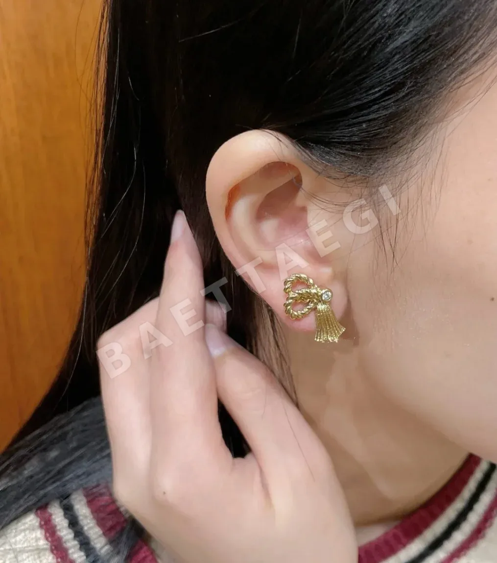디올 D 골드 벨 비대칭 귀걸이 상세 이미지 3